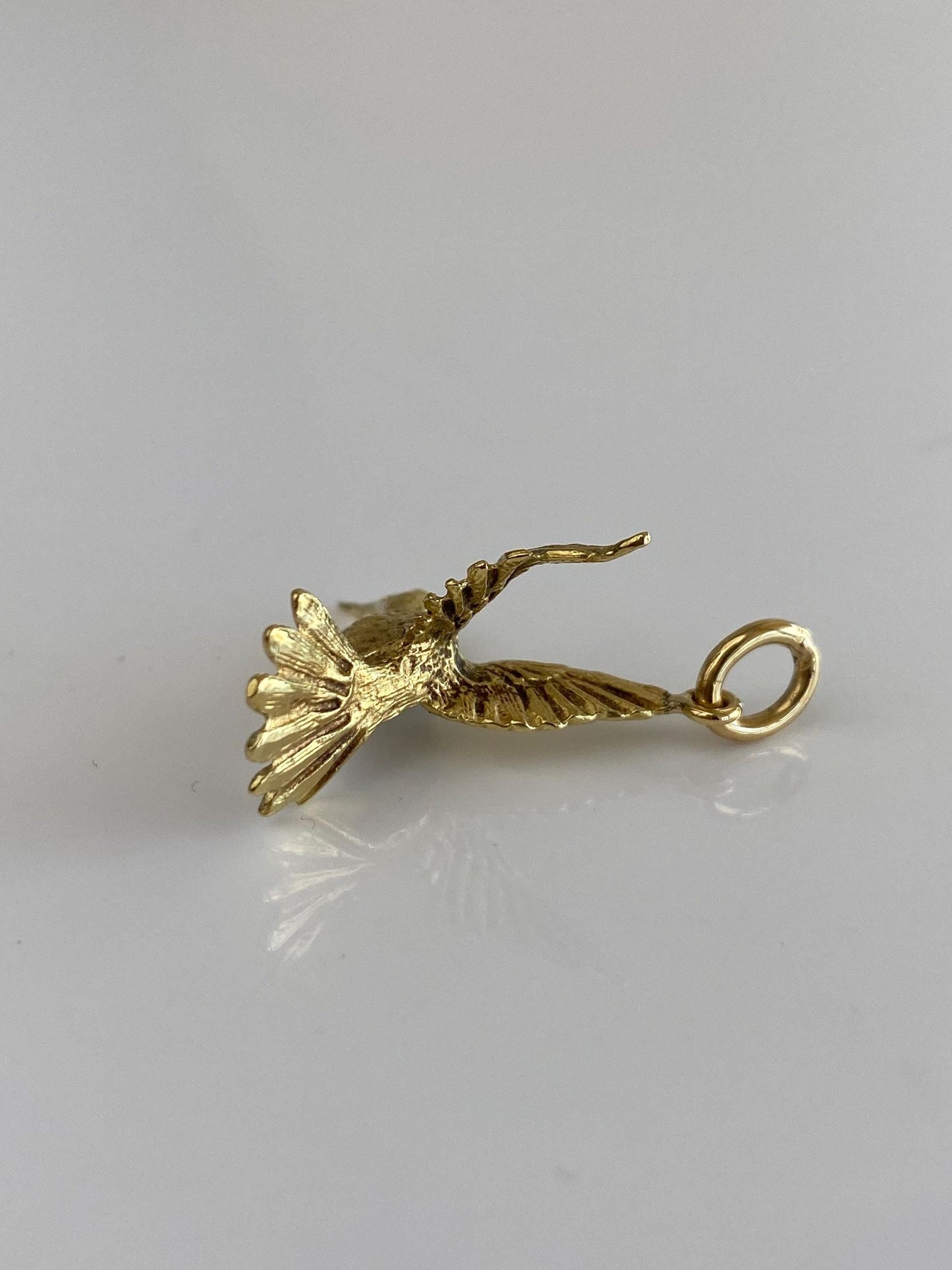 Vintage Solid 18k Yellow Gold Pink Sapphire Hummingbird Charm
