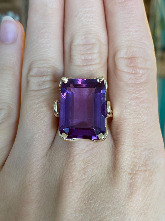 Vintage Solid 14k Yellow Gold Purple Color Change Sapphire Ring - Size 10