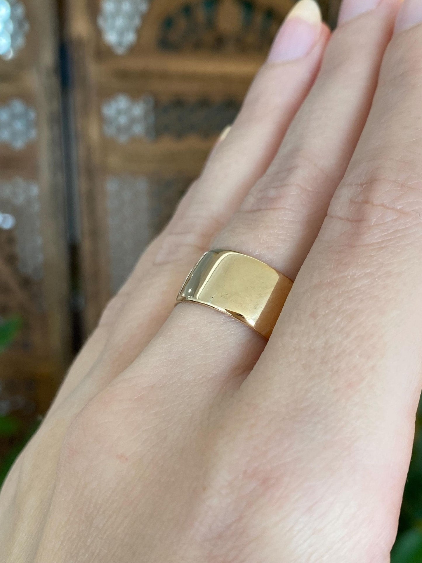 Vintage Solid 18k Yellow Gold Wide Ring Band - Size 7.25