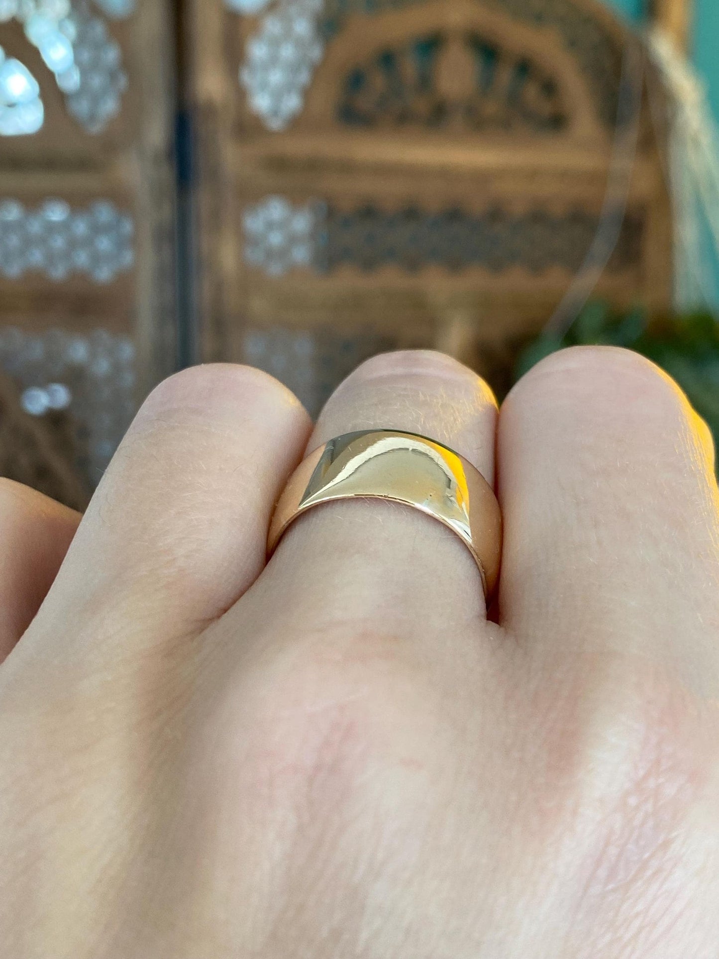 Vintage Solid 18k Yellow Gold Wide Ring Band - Size 7.25
