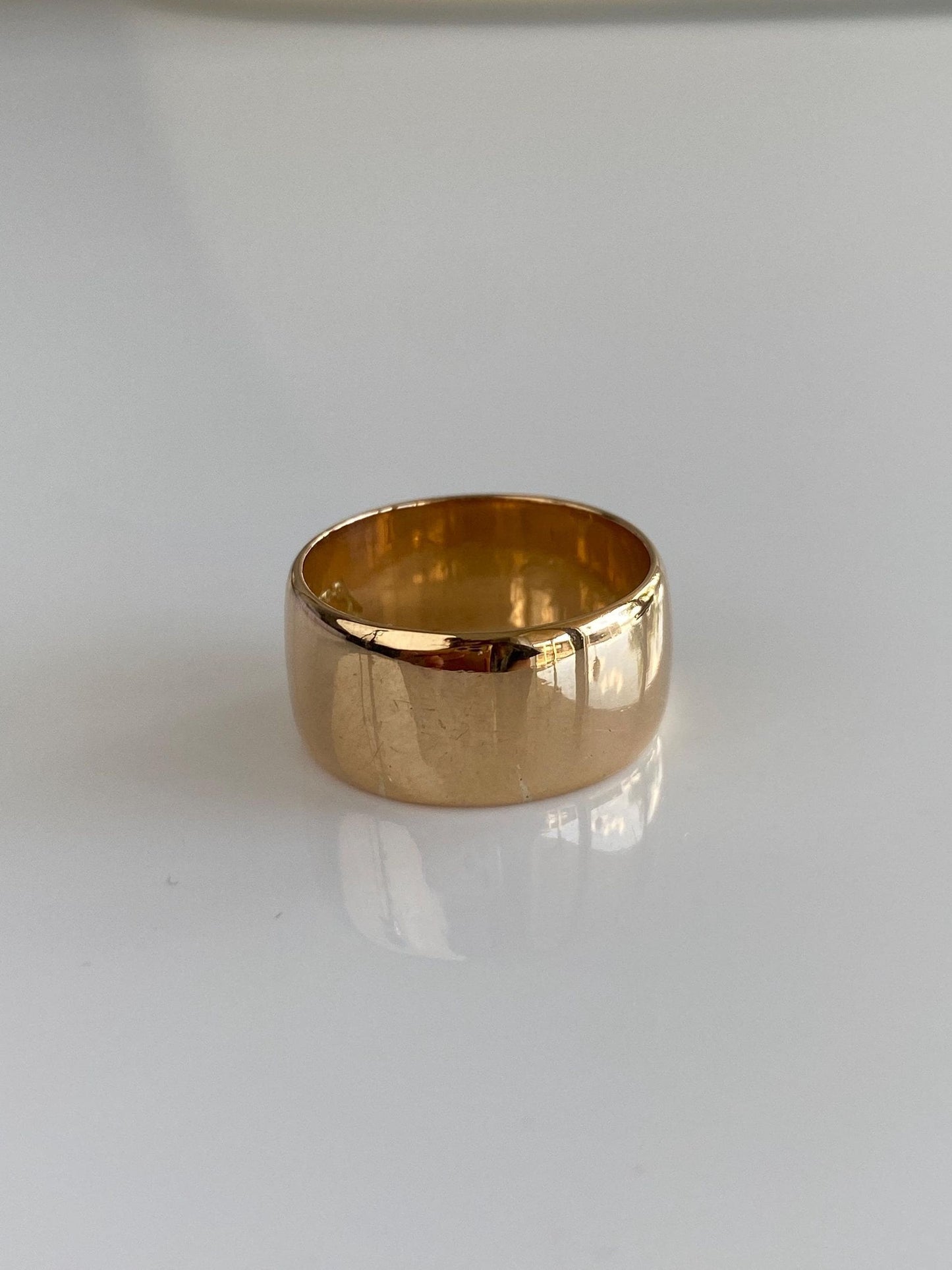 Vintage Solid 18k Yellow Gold Wide Ring Band - Size 7.25
