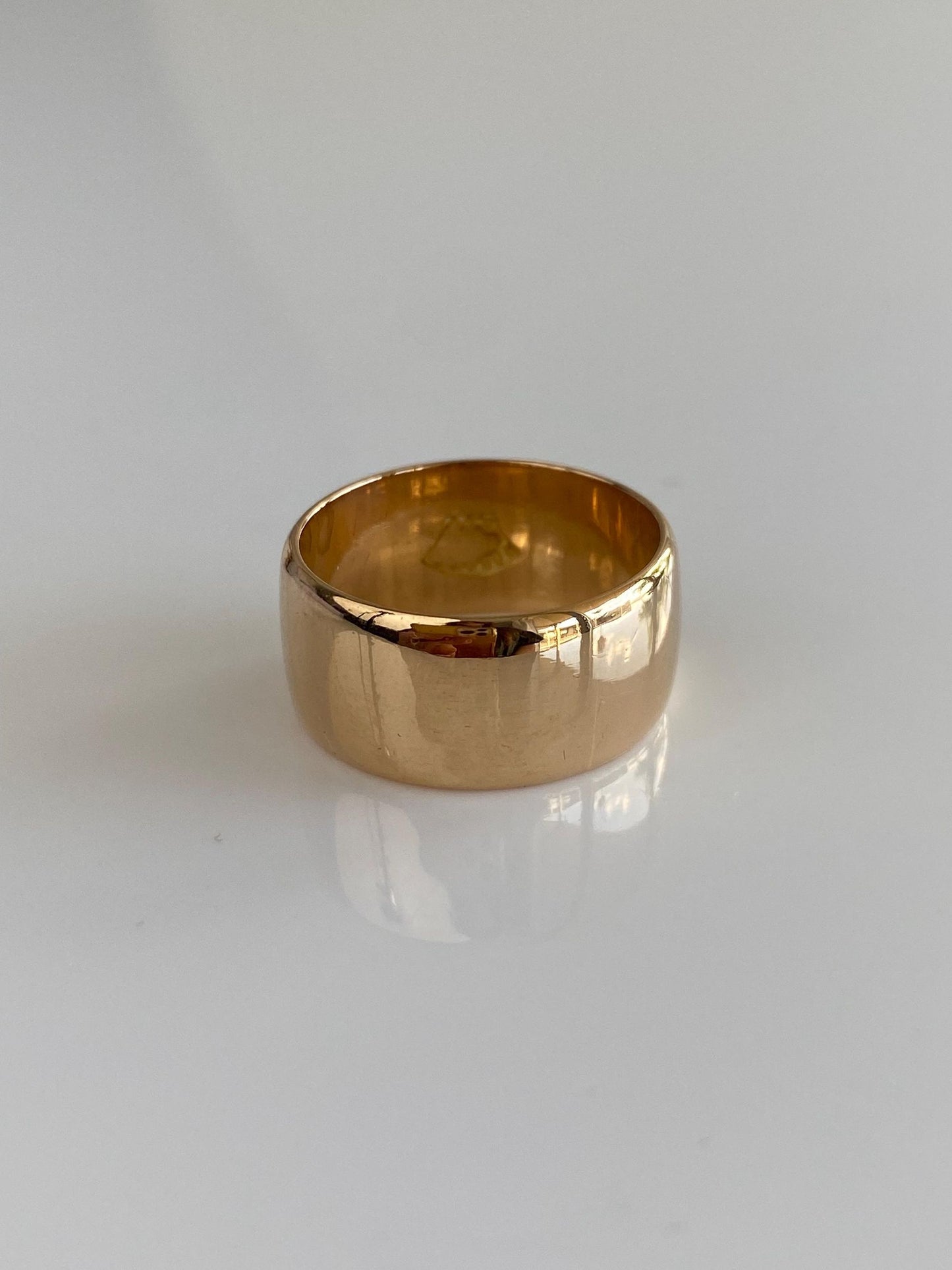 Vintage Solid 18k Yellow Gold Wide Ring Band - Size 7.25