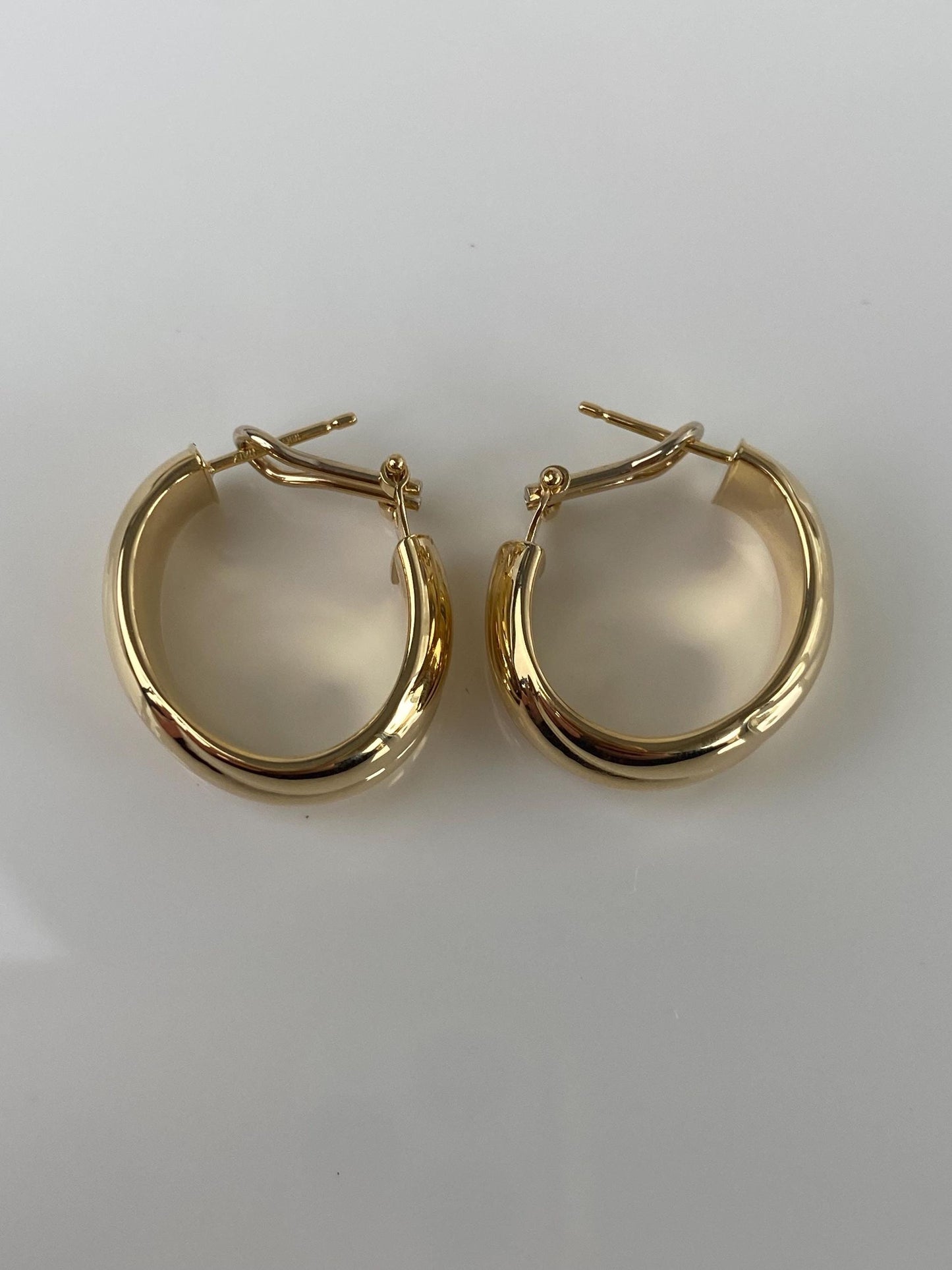 Vintage 18k Yellow Gold Hoop Earrings