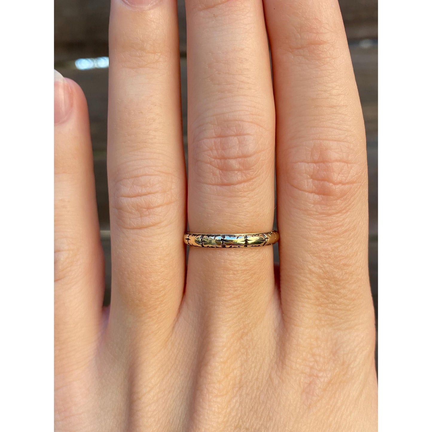 Vintage Solid 14k Yellow Gold Designed Ring Band - Size 6.75