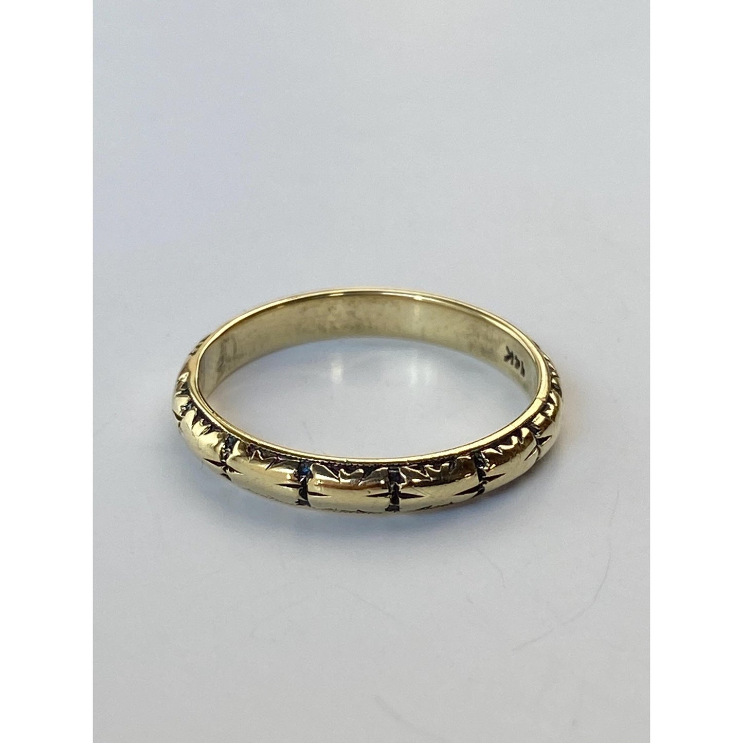 Vintage Solid 14k Yellow Gold Designed Ring Band - Size 6.75