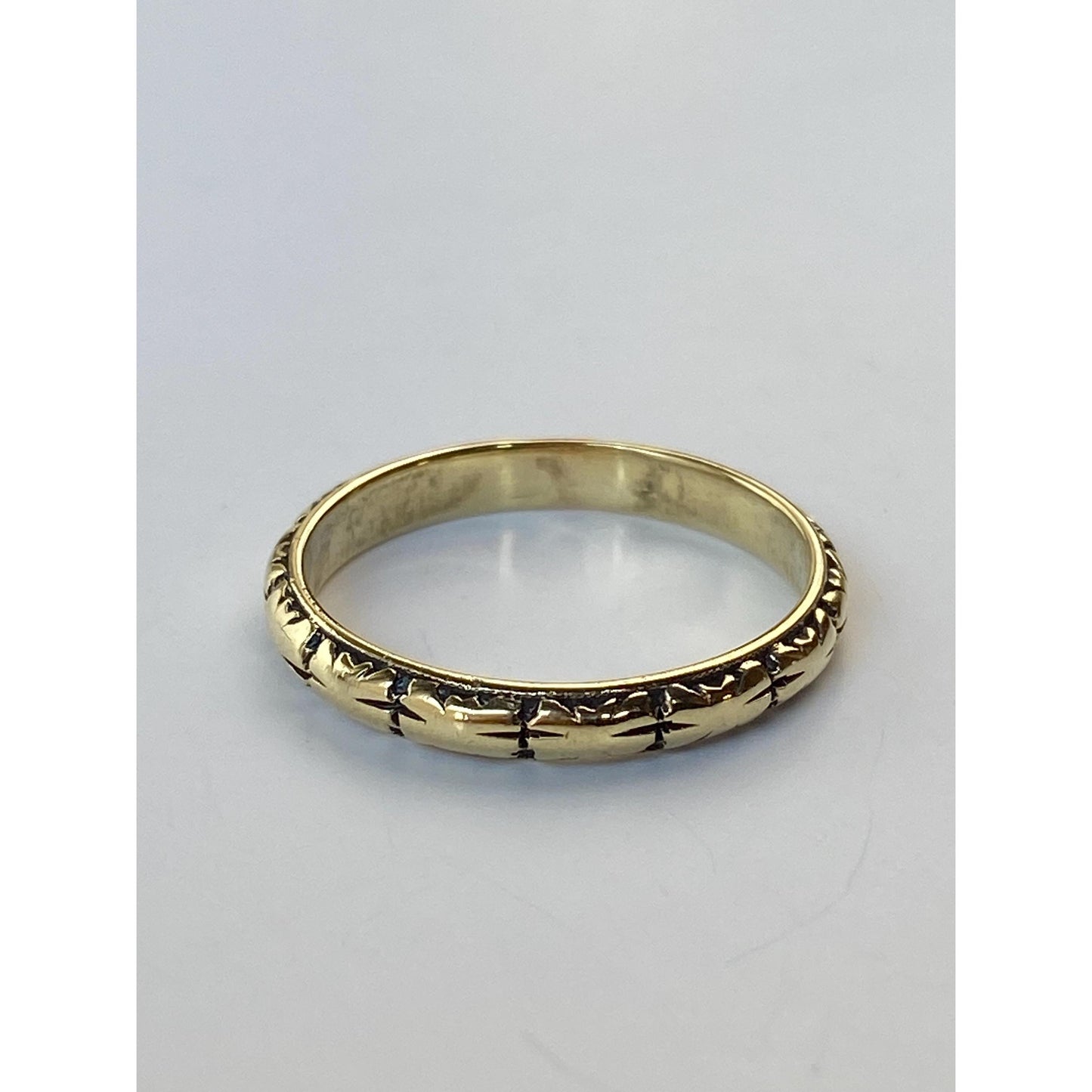 Vintage Solid 14k Yellow Gold Designed Ring Band - Size 6.75