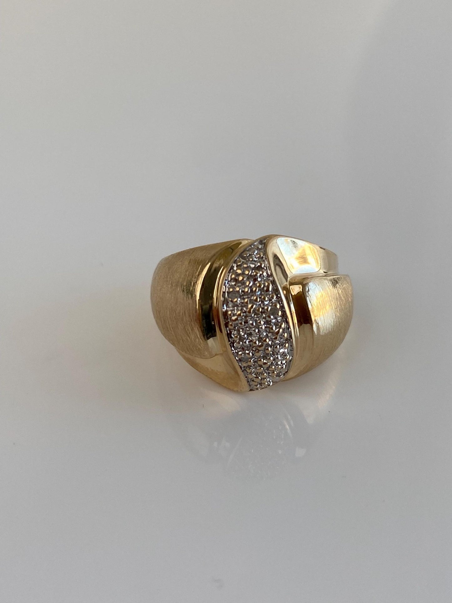 Vintage Solid 14k White & Yellow Gold Diamond Ring Band - Size 6