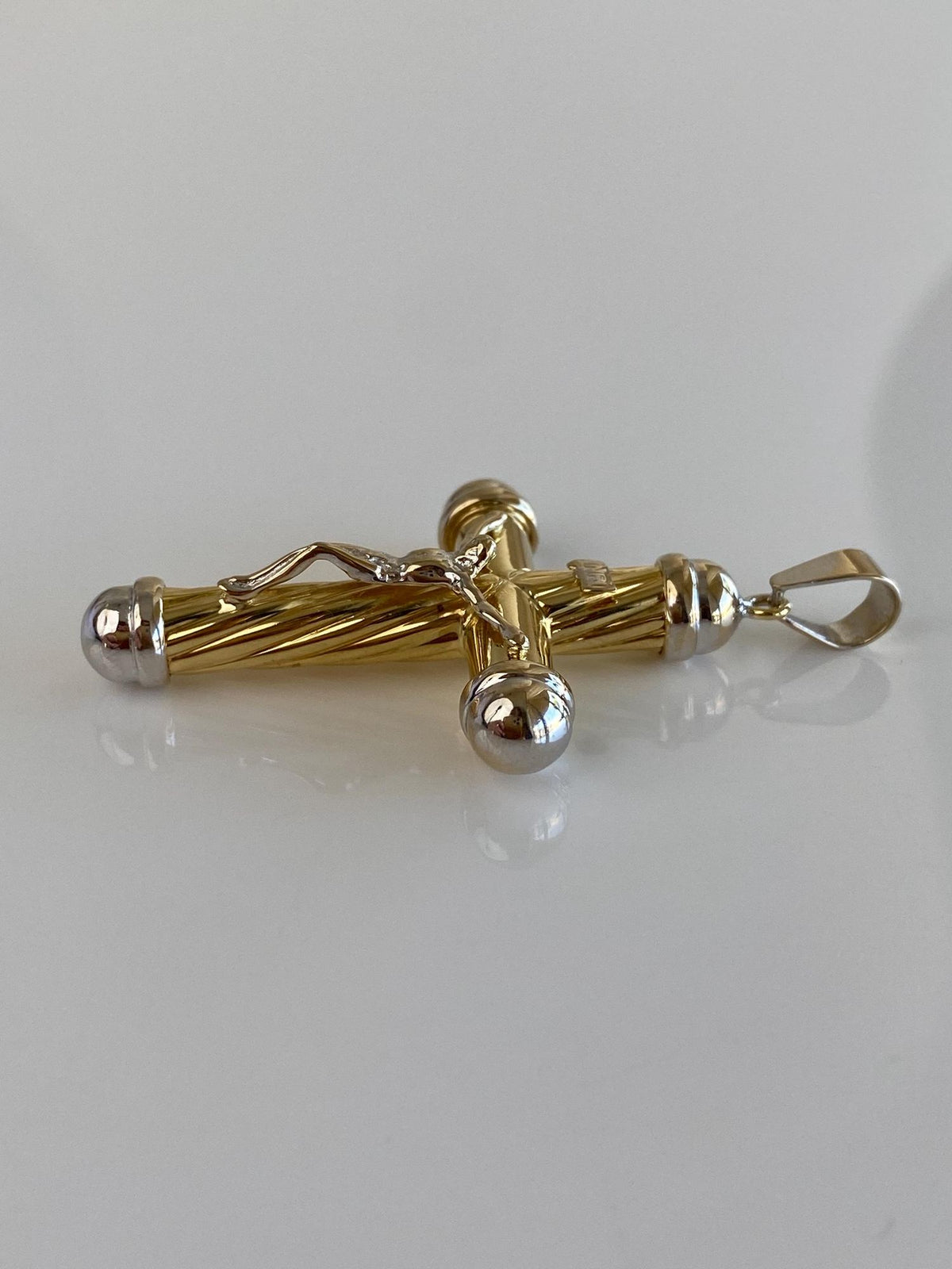 Vintage 18k White & Yellow Gold Crucifix Cross Charm