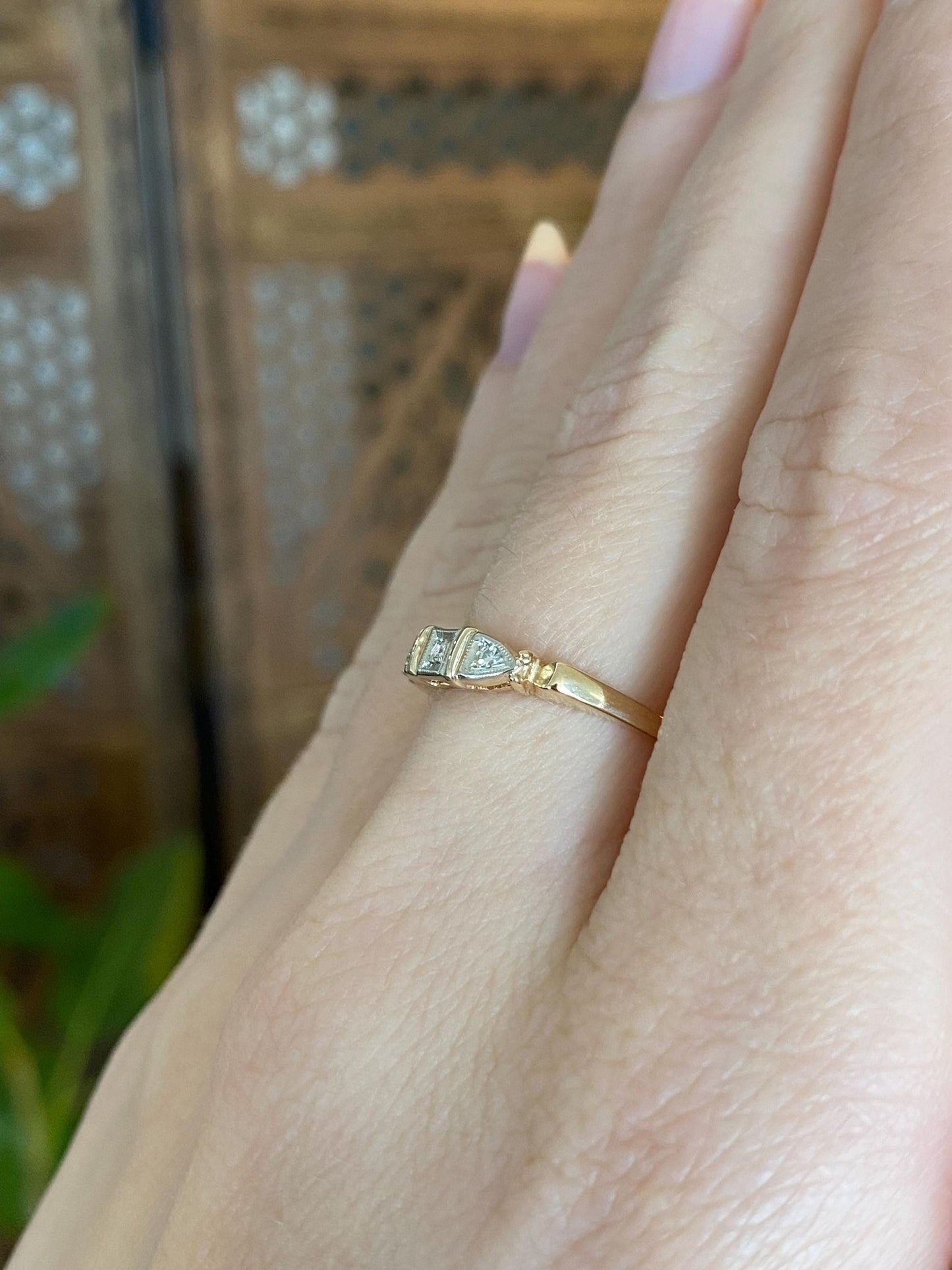 Vintage Solid 14k Yellow Gold Diamond Ring Band - Size 7.25