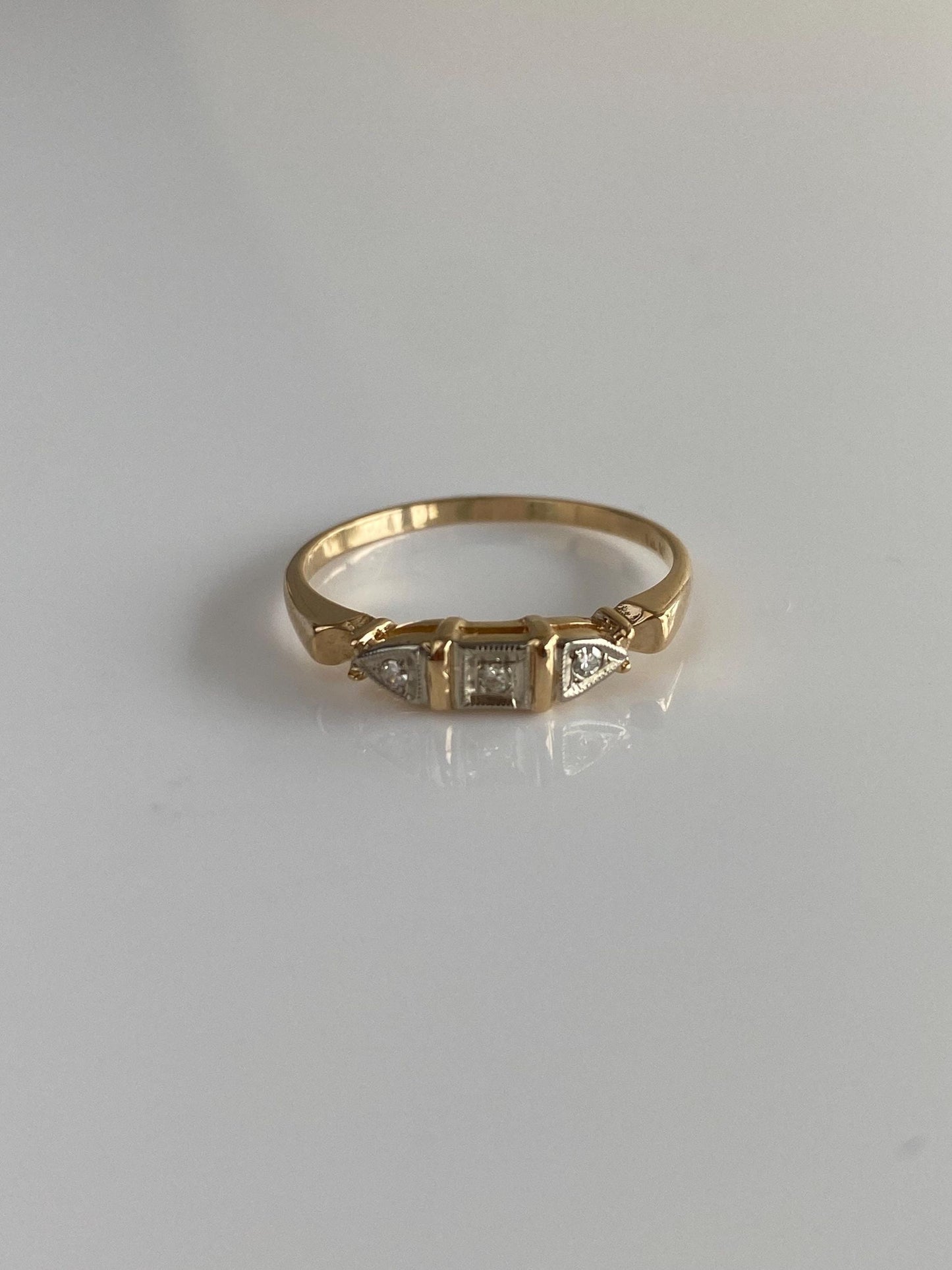 Vintage Solid 14k Yellow Gold Diamond Ring Band - Size 7.25