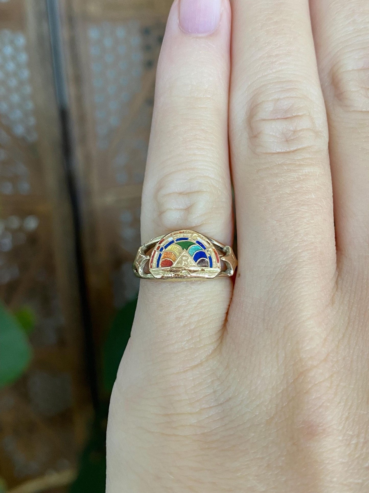 Vintage Solid 10k Yellow Gold Rainbow Enamel Initial 'R' Ring - Size 4