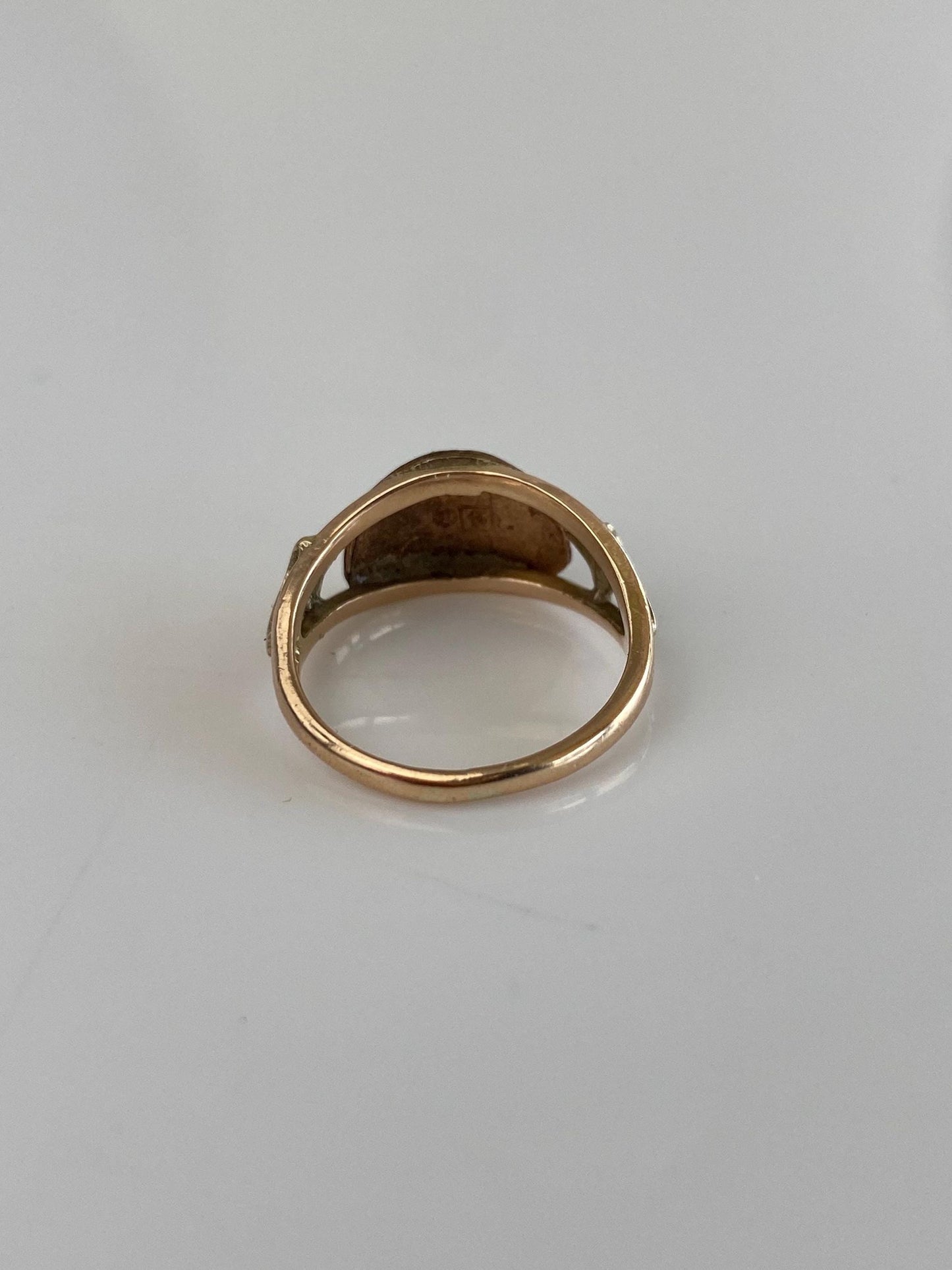 Vintage Solid 10k Yellow Gold Rainbow Enamel Initial 'R' Ring - Size 4