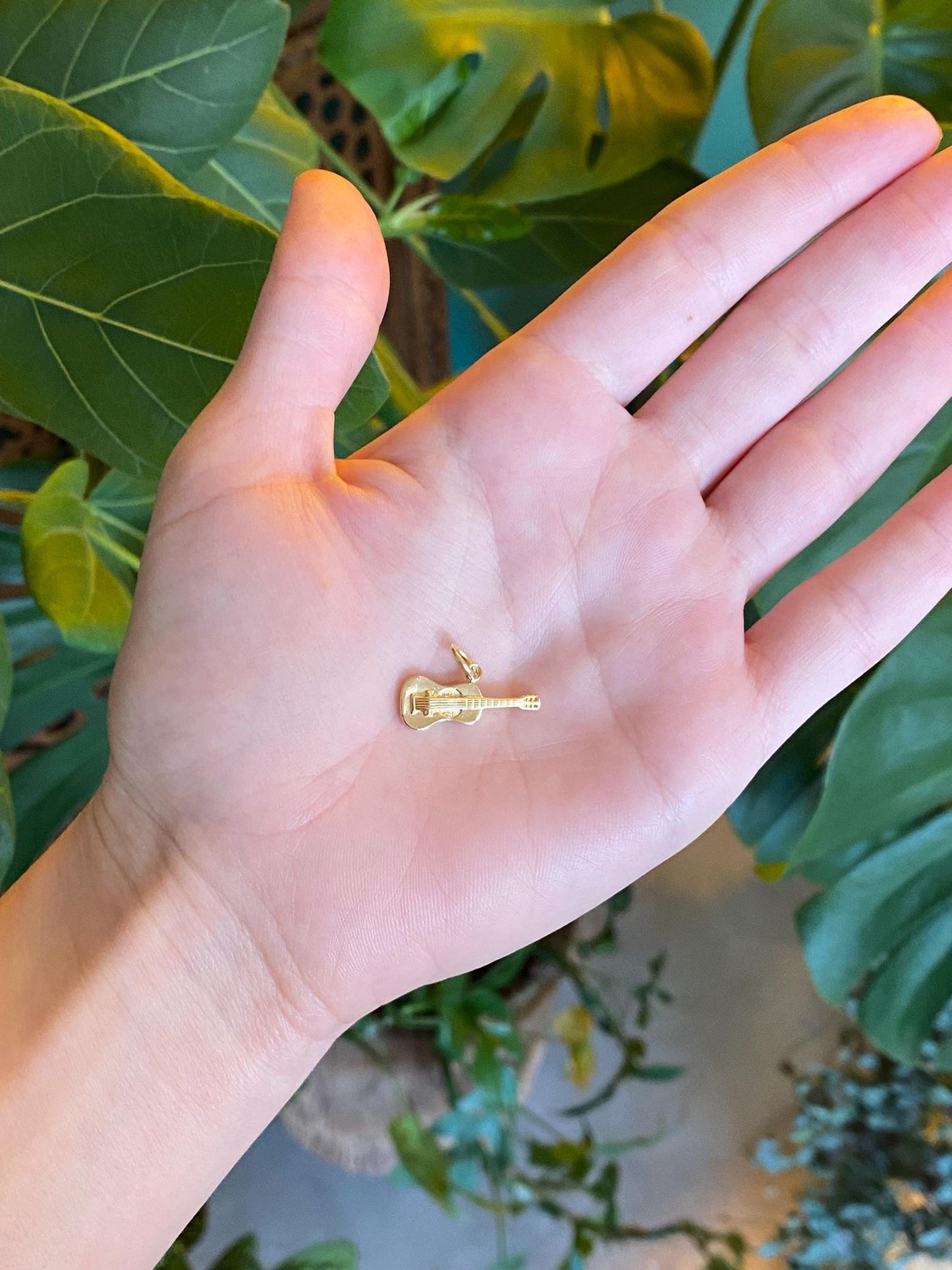 Vintage 18k Yellow Gold Guitar Charm