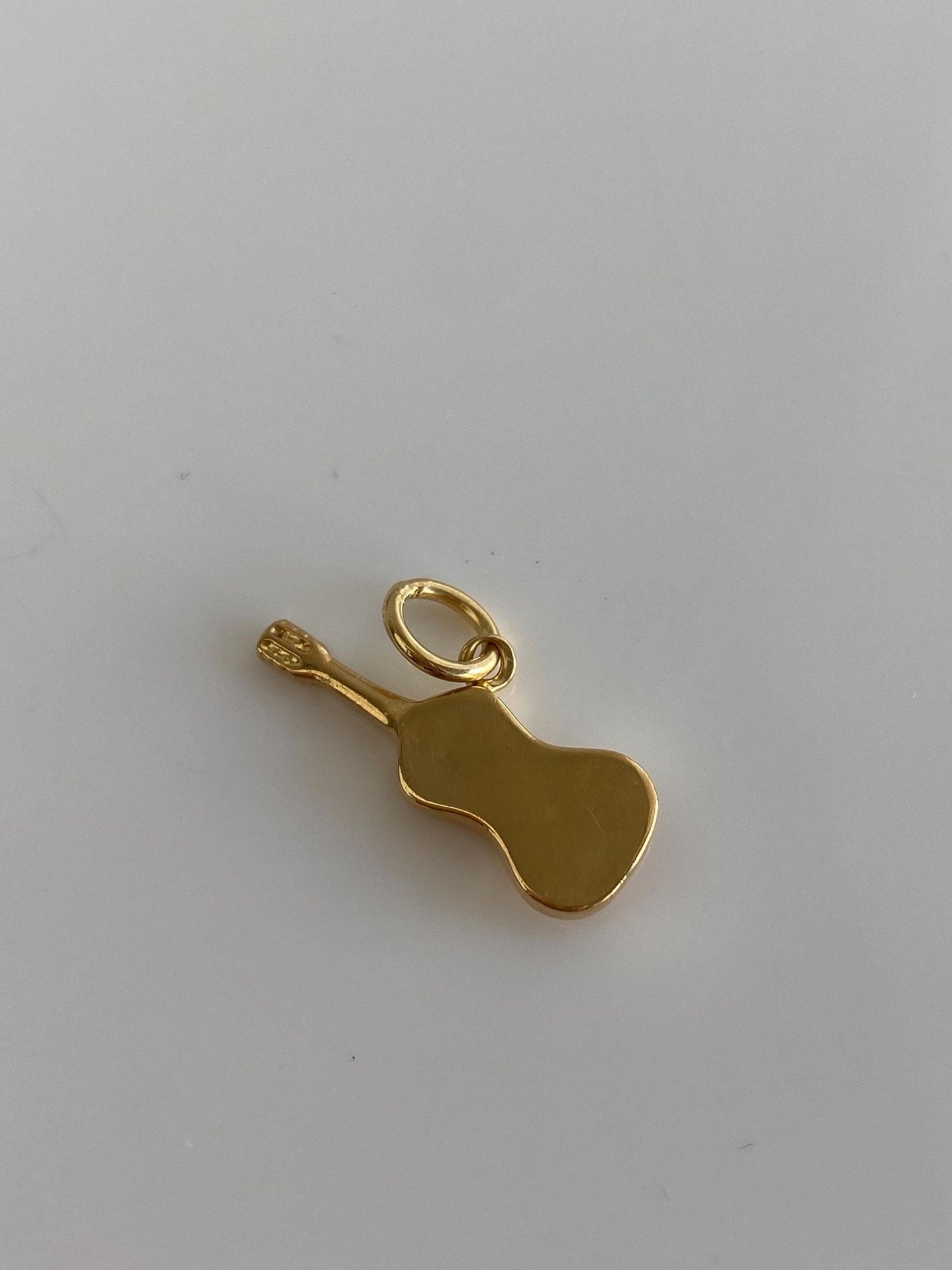 Vintage 18k Yellow Gold Guitar Charm