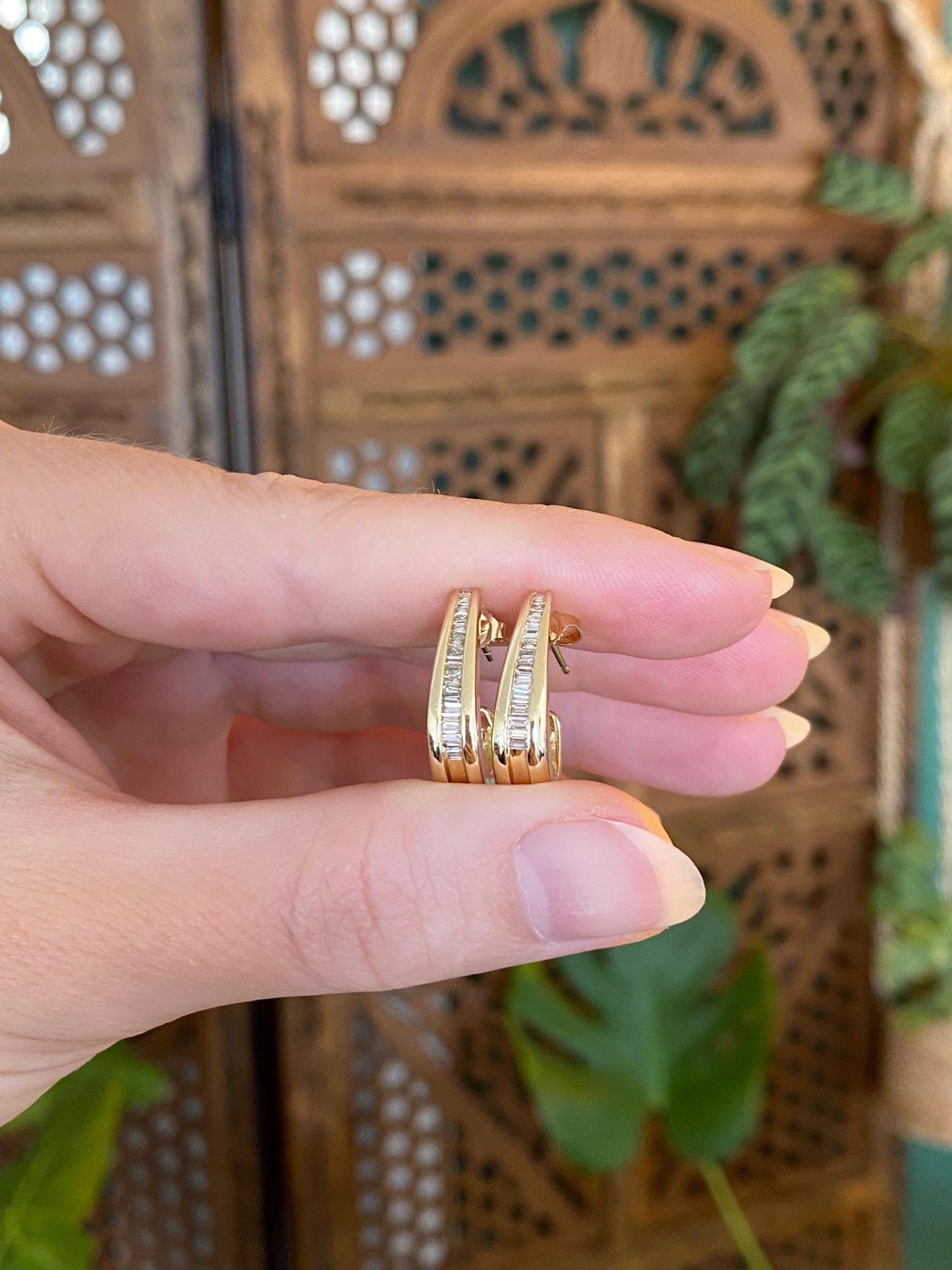 Vintage Solid 14k Yellow Gold Baguette Diamond Drop Earrings