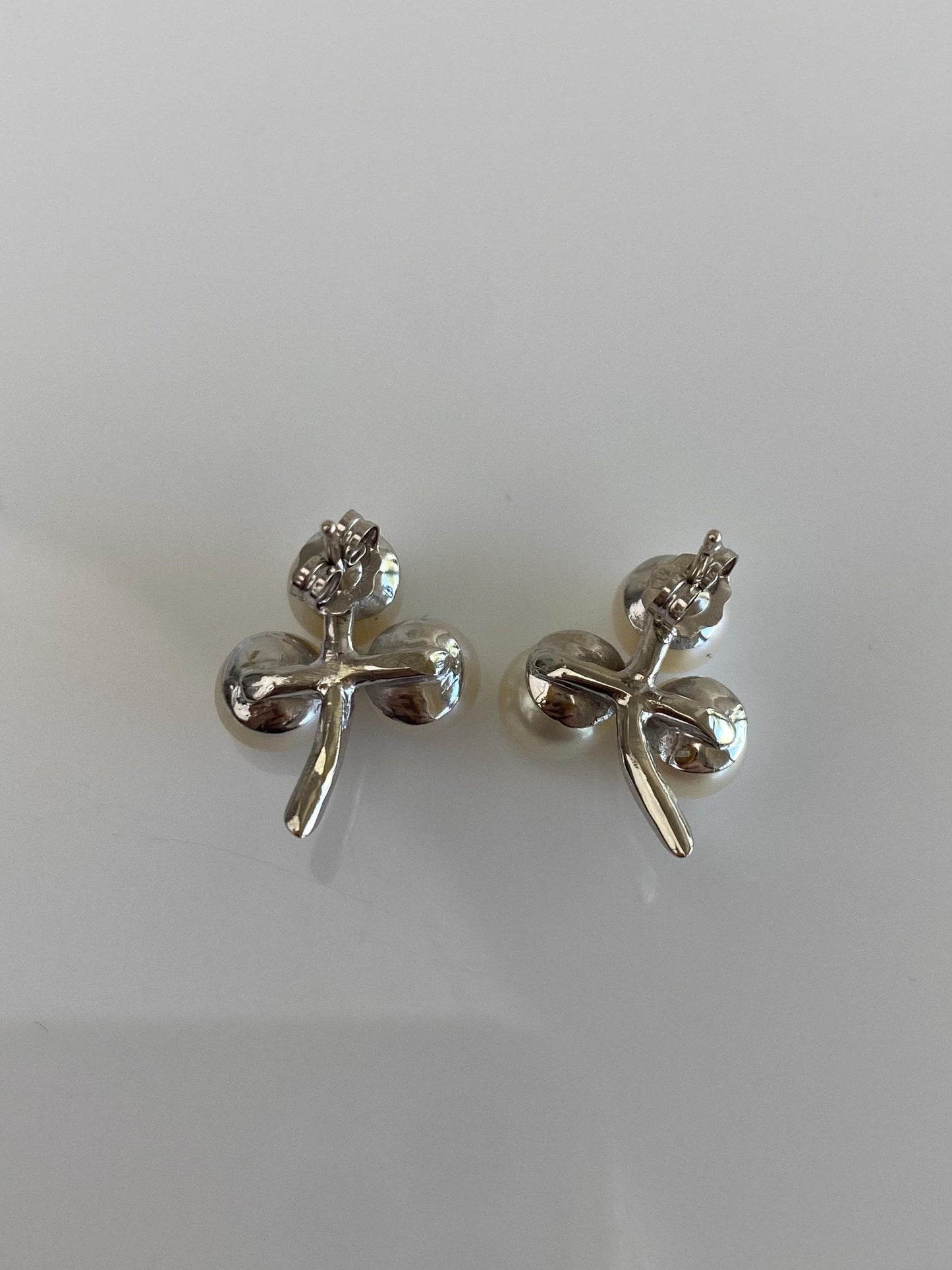 Vintage Solid 14k White Gold Diamond Pearl Clover Stud Earrings