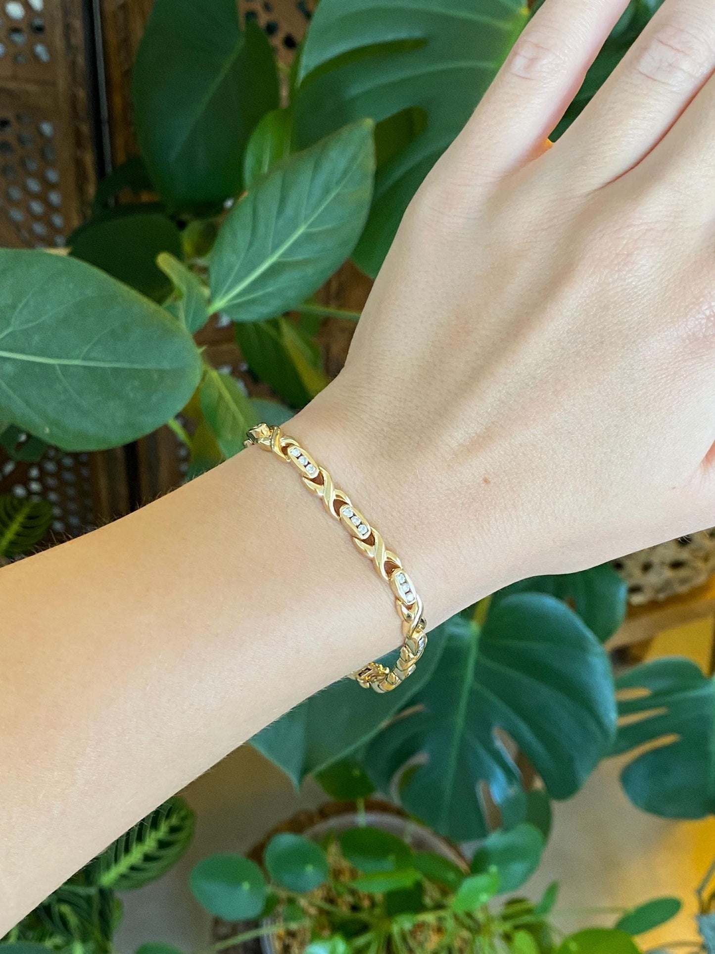 Vintage Solid 14k Yellow Gold Diamond X Link Bracelet - 7.25 Inches