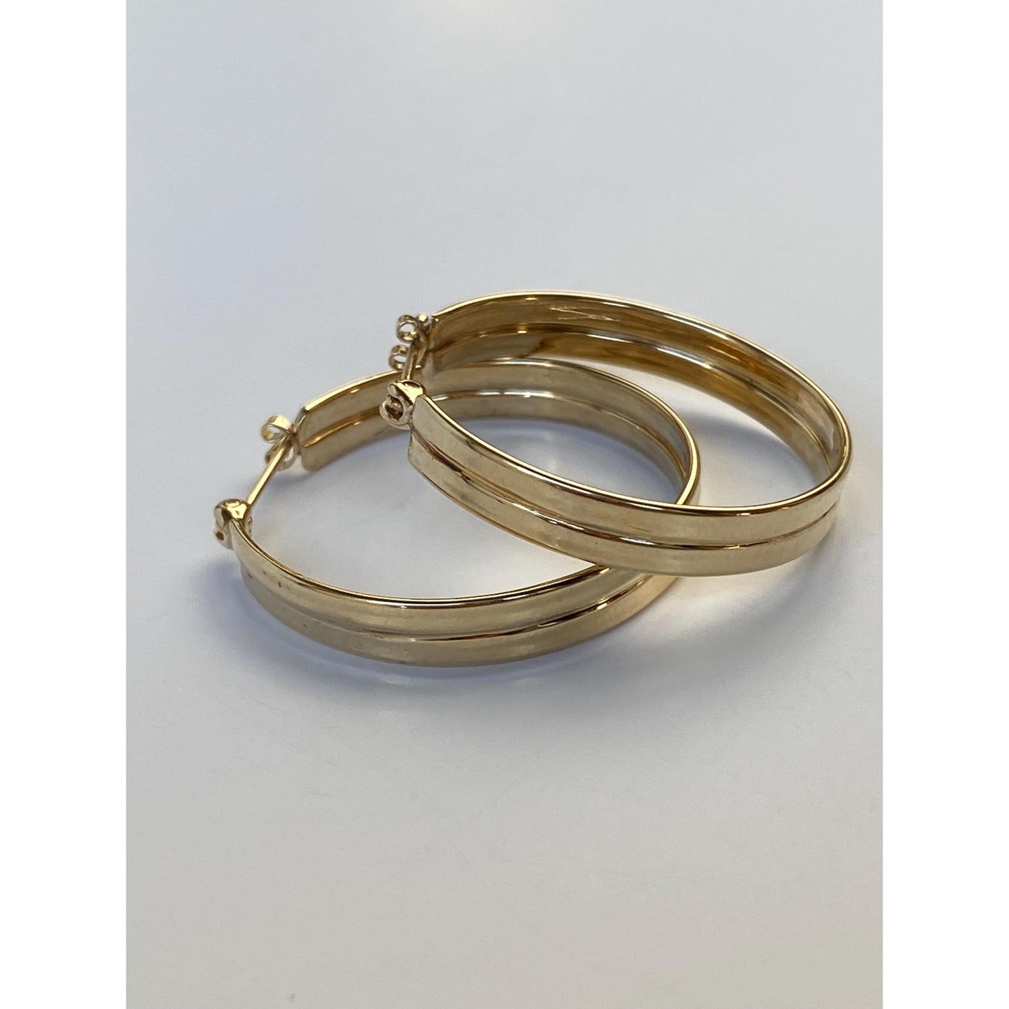 Vintage Solid 14k Yellow Gold Lined Hoop Earrings