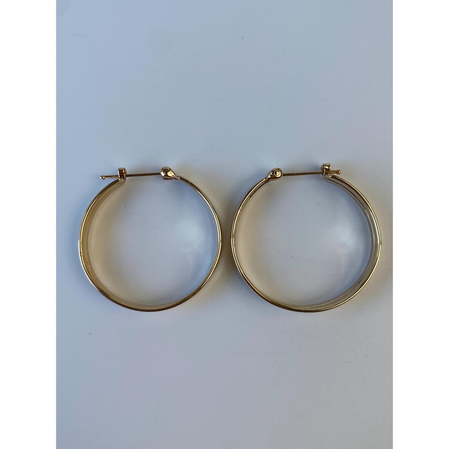 Vintage Solid 14k Yellow Gold Lined Hoop Earrings