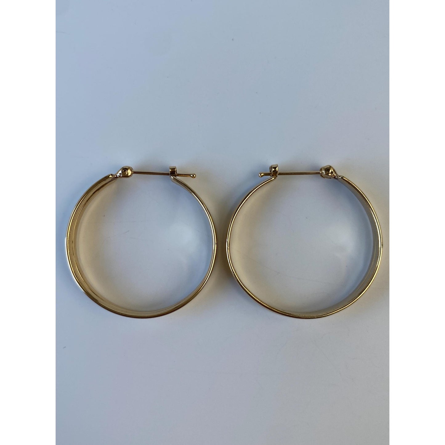 Vintage Solid 14k Yellow Gold Lined Hoop Earrings