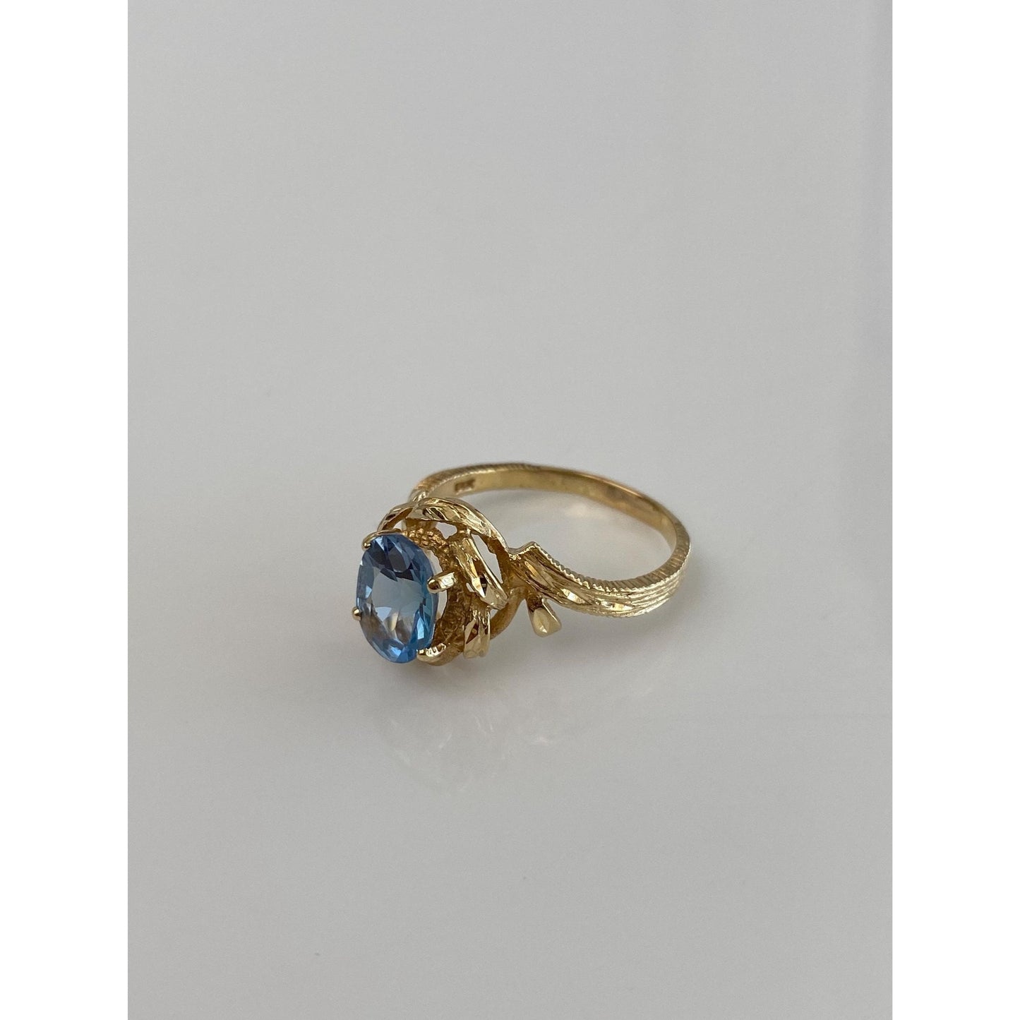 Vintage Solid 14k Yellow Gold Topaz Ring - Size 8.5