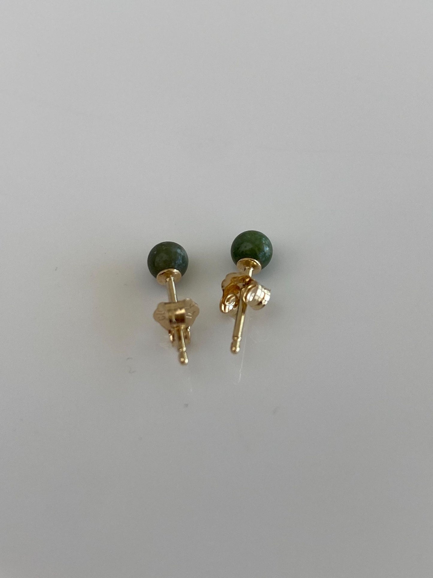Vintage Solid 14k Yellow Gold Nephrite Stud Earrings