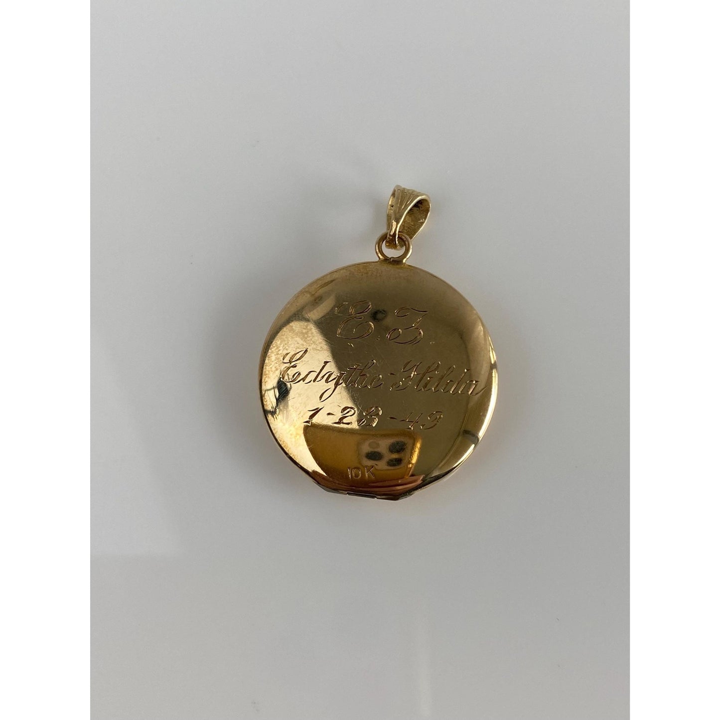 Vintage Solid 10k Yellow Gold Diamond Engraved Locket Charm