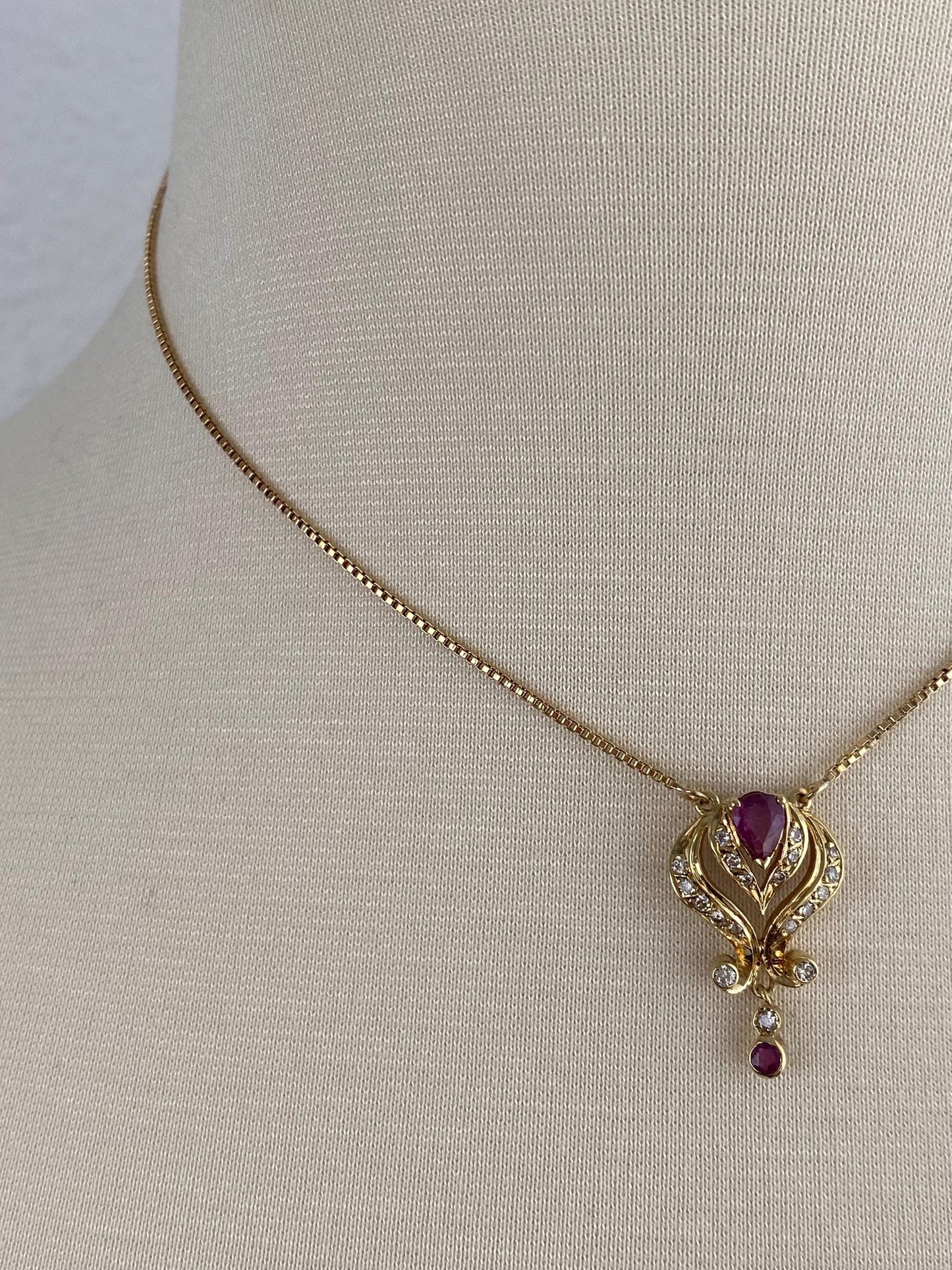 Vintage Solid 18k Yellow Gold Diamond Ruby Box Chain Necklace - 15.5 inches