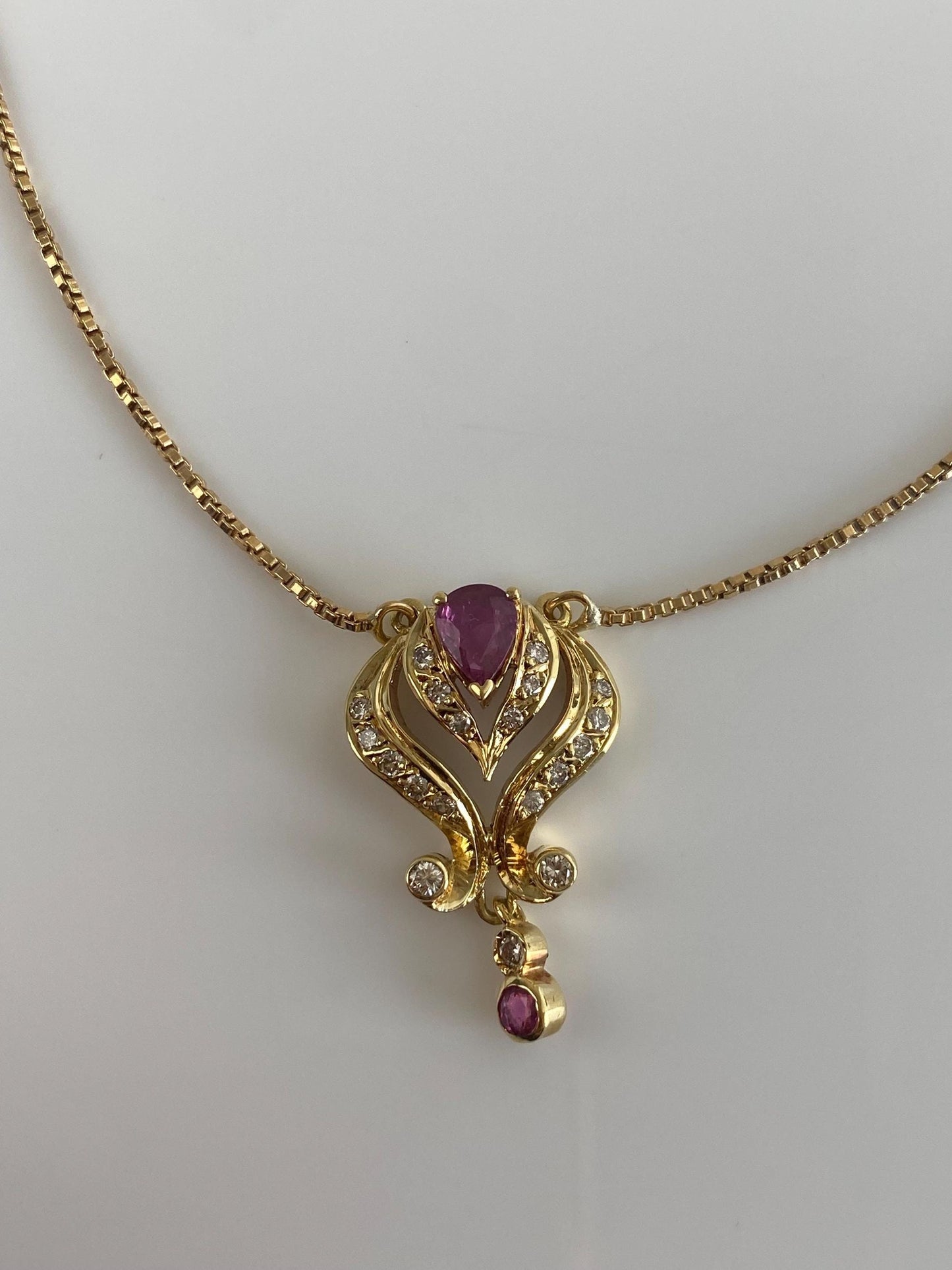 Vintage Solid 18k Yellow Gold Diamond Ruby Box Chain Necklace - 15.5 inches