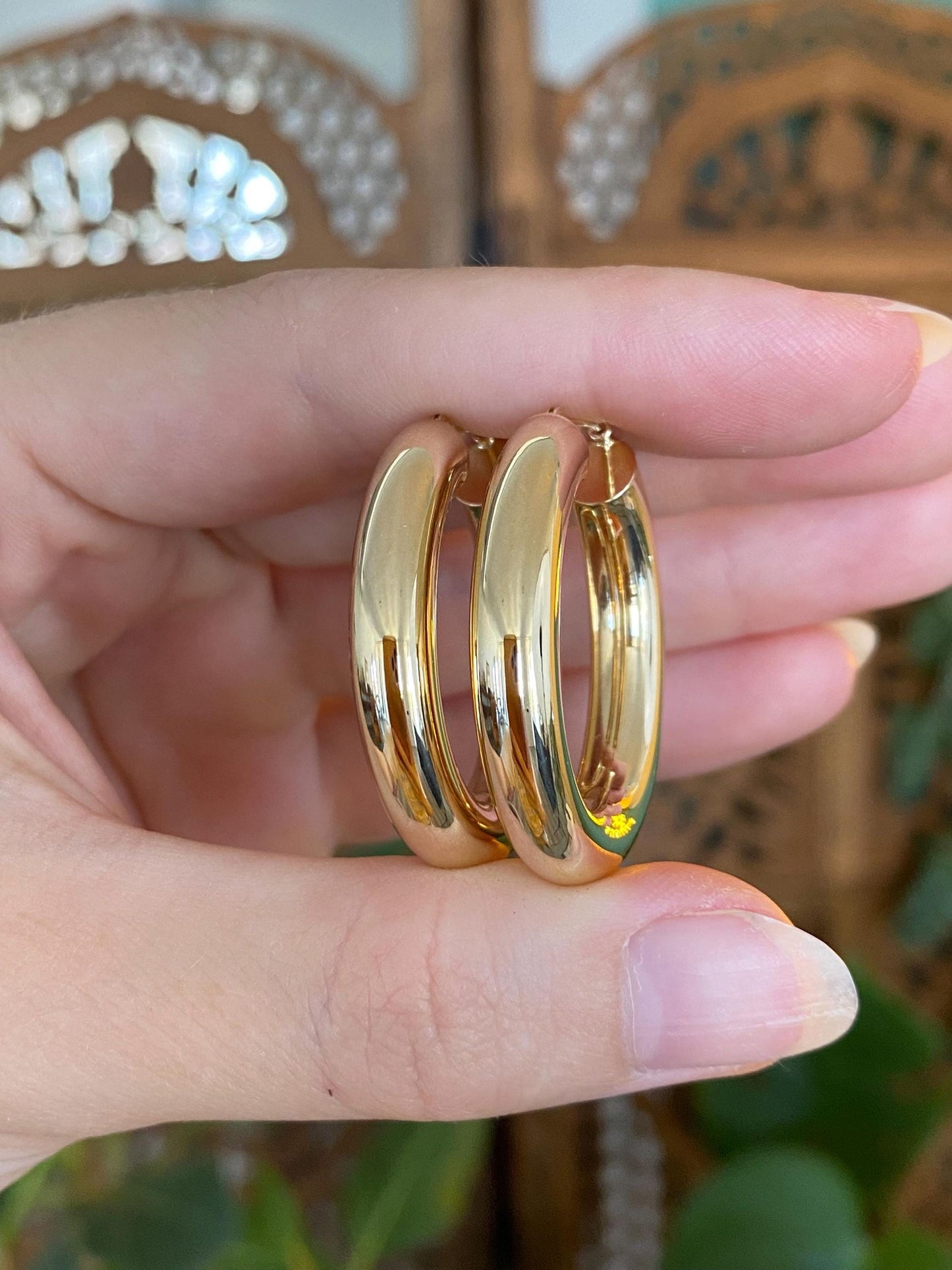 Vintage 14k Yellow Gold Chunky Oval Hoop Earrings