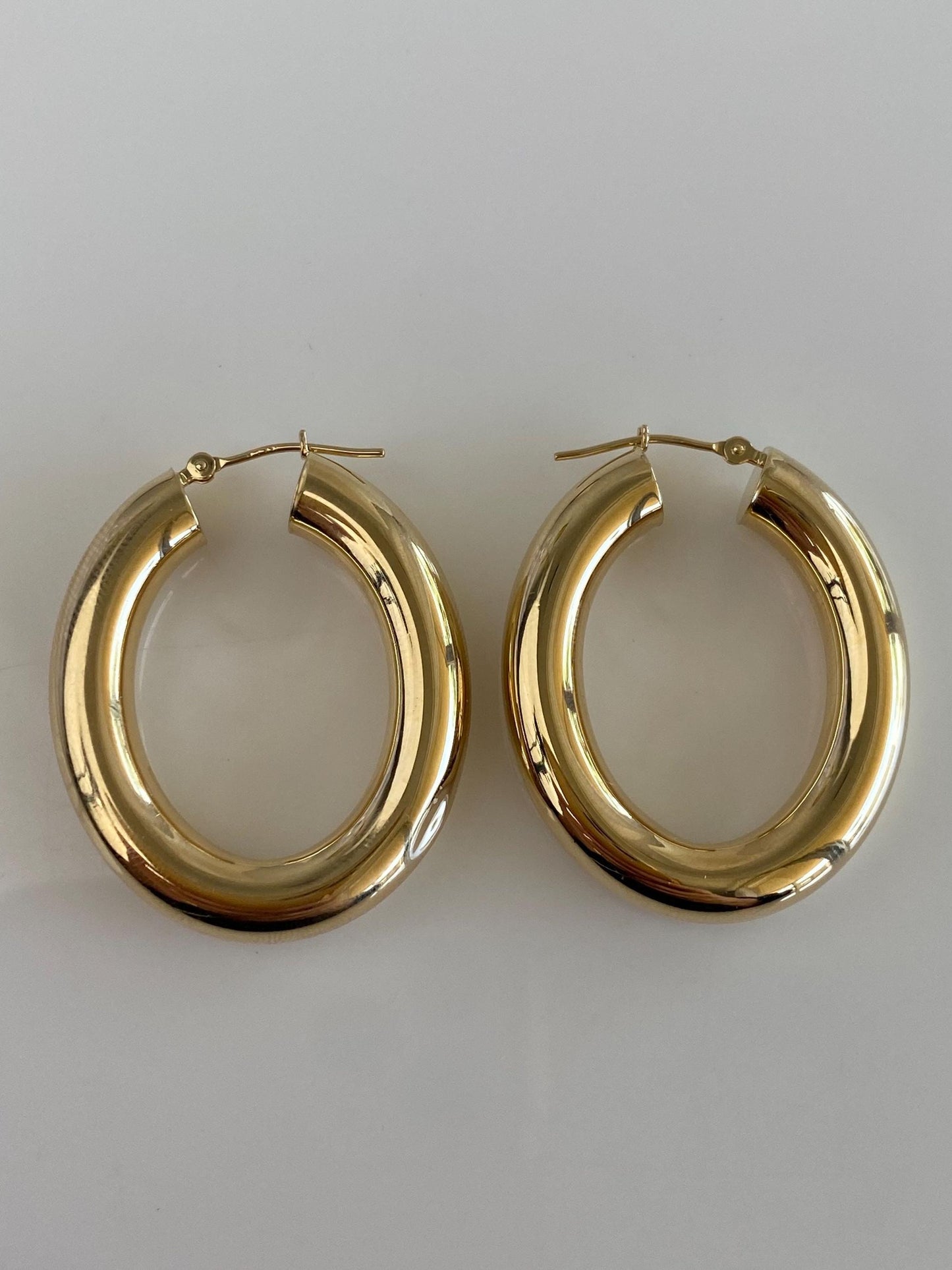 Vintage 14k Yellow Gold Chunky Oval Hoop Earrings