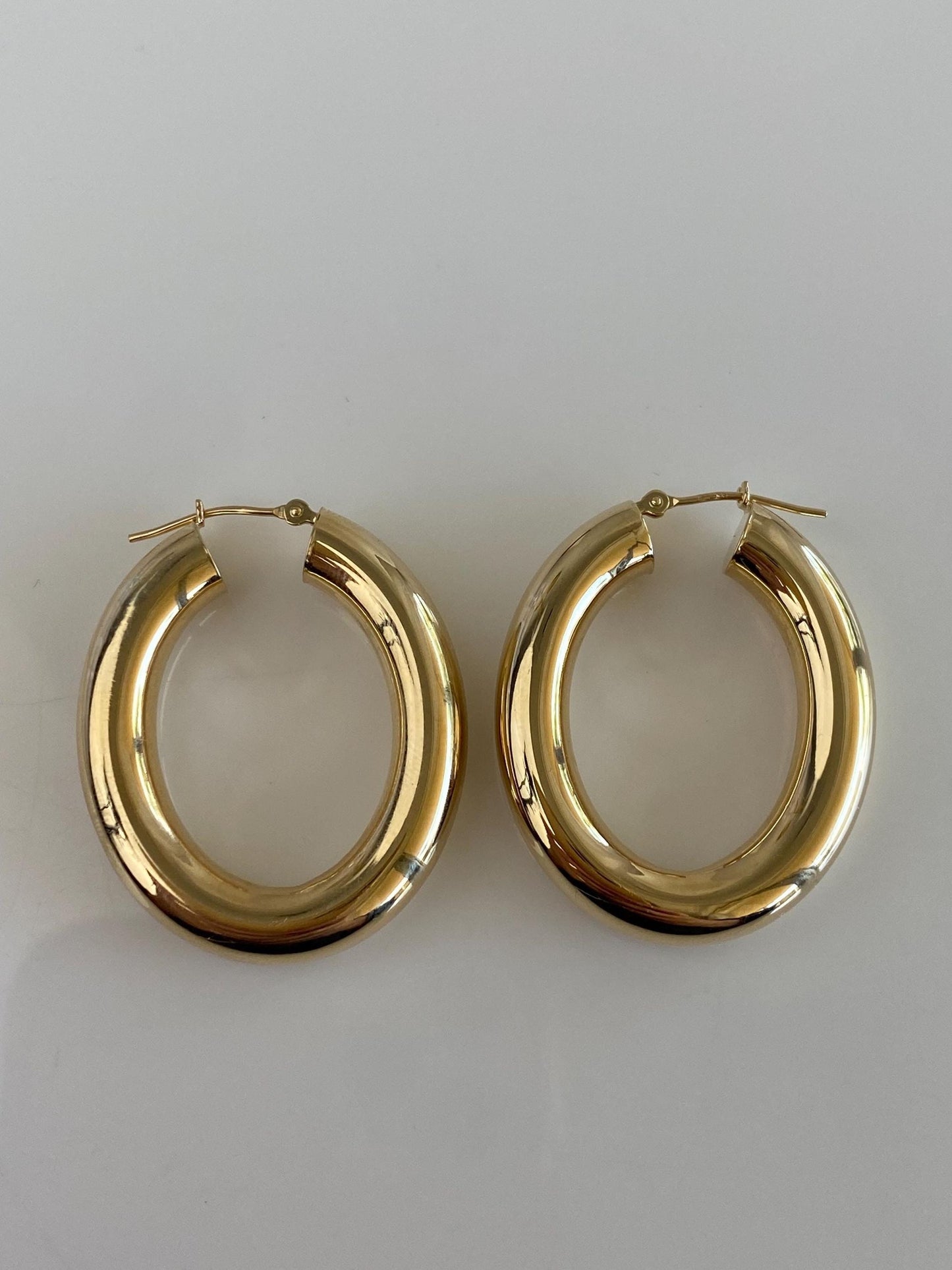 Vintage 14k Yellow Gold Chunky Oval Hoop Earrings