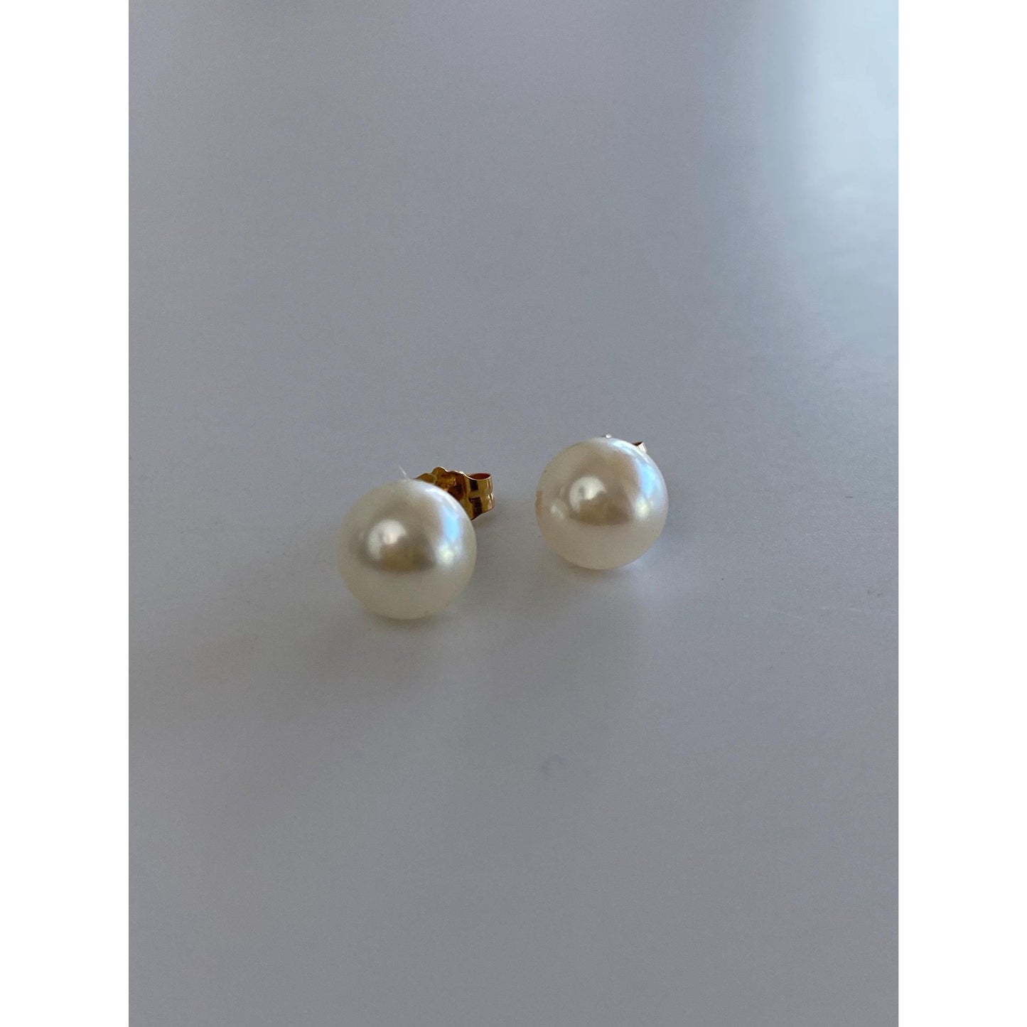 Vintage Solid 14k Yellow Gold Pearl Stud Earrings