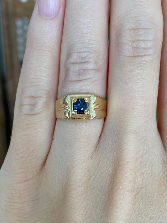 Vintage Solid 14k Yellow Gold Blue Sapphire Designed Ring - Size 5.5