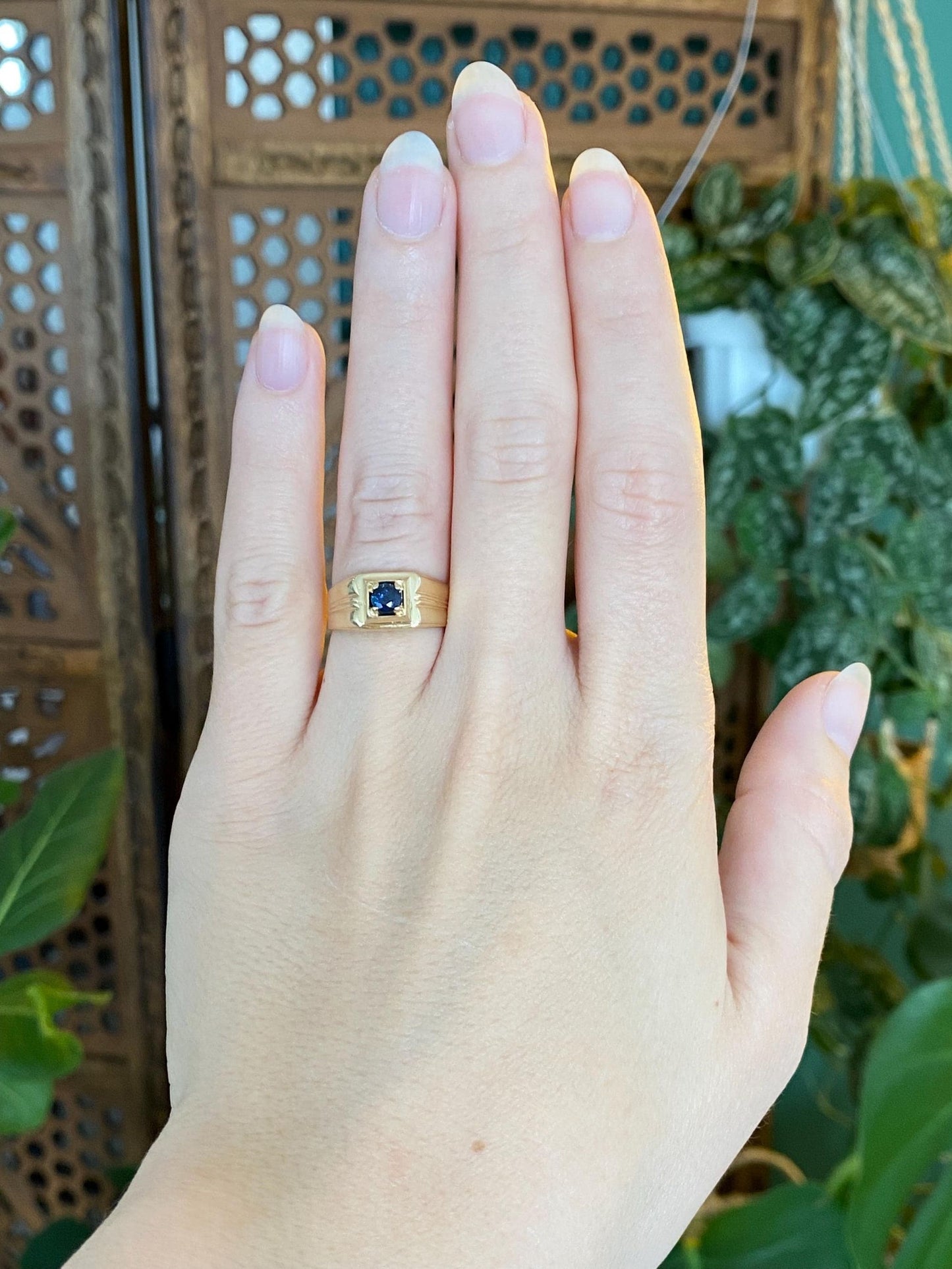Vintage Solid 14k Yellow Gold Blue Sapphire Designed Ring - Size 5.5