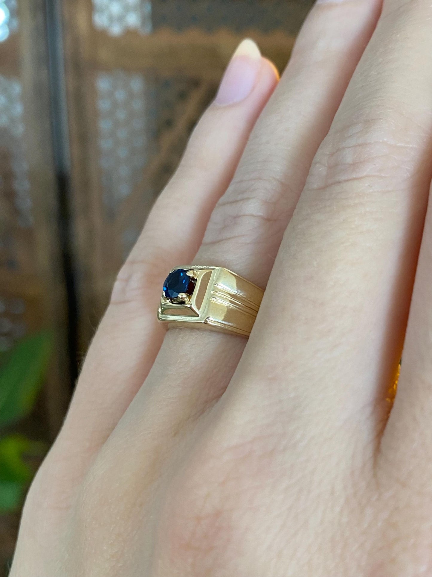 Vintage Solid 14k Yellow Gold Blue Sapphire Designed Ring - Size 5.5