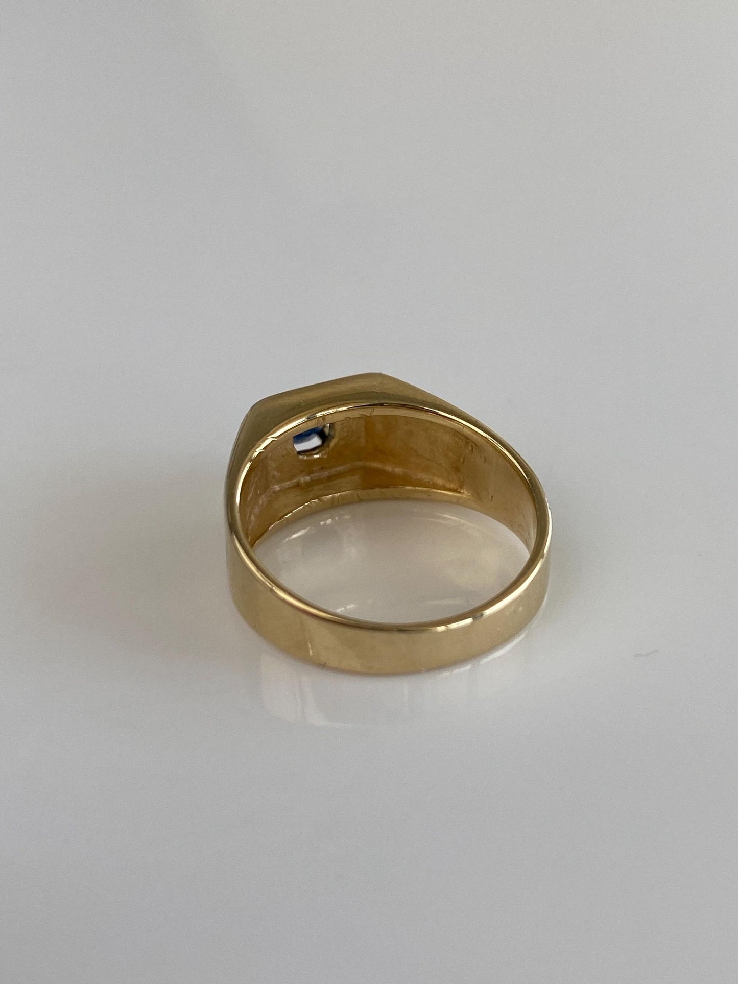 Vintage Solid 14k Yellow Gold Blue Sapphire Designed Ring - Size 5.5