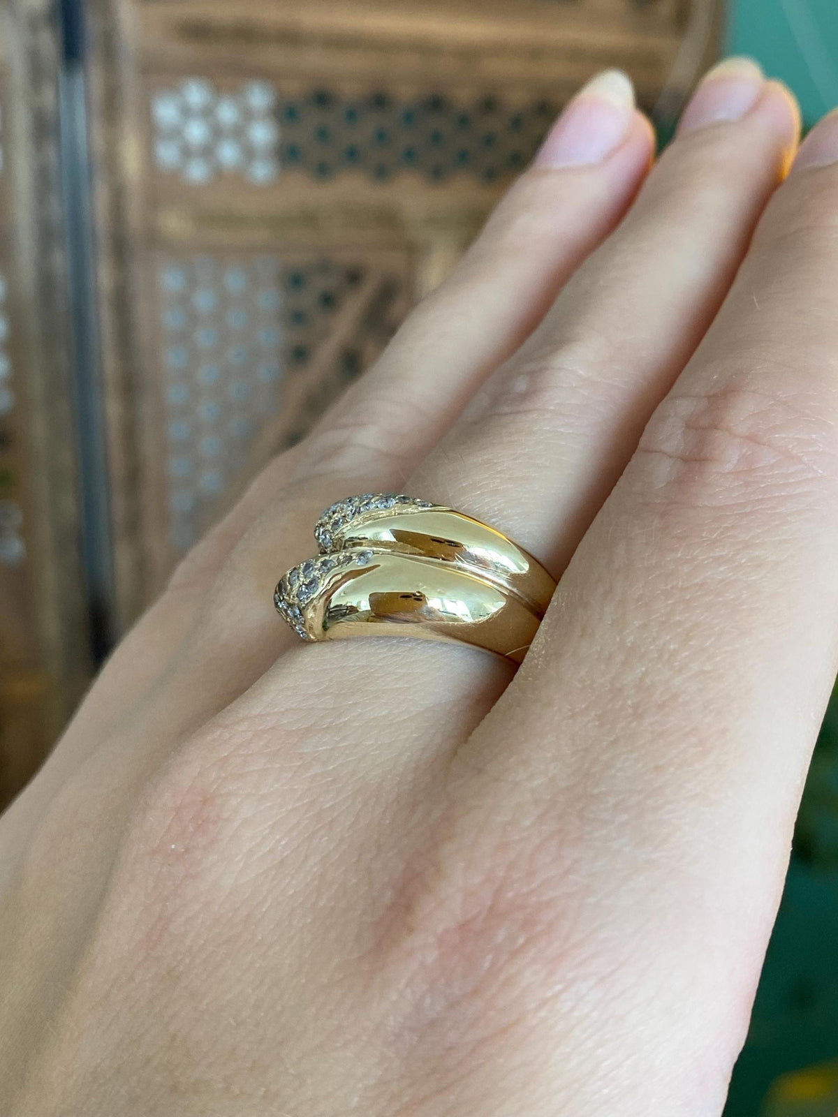 Vintage Solid 14k Yellow Gold Chunky Diamond Chevron Ring Band - Size 8