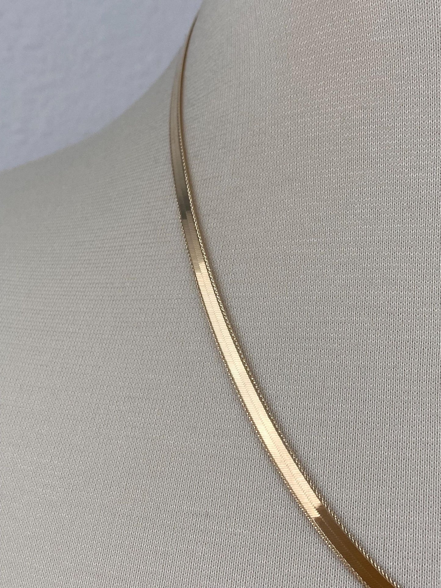 Vintage Solid 14k Yellow Gold Detail Border Herringbone Chain Necklace - 20 inches