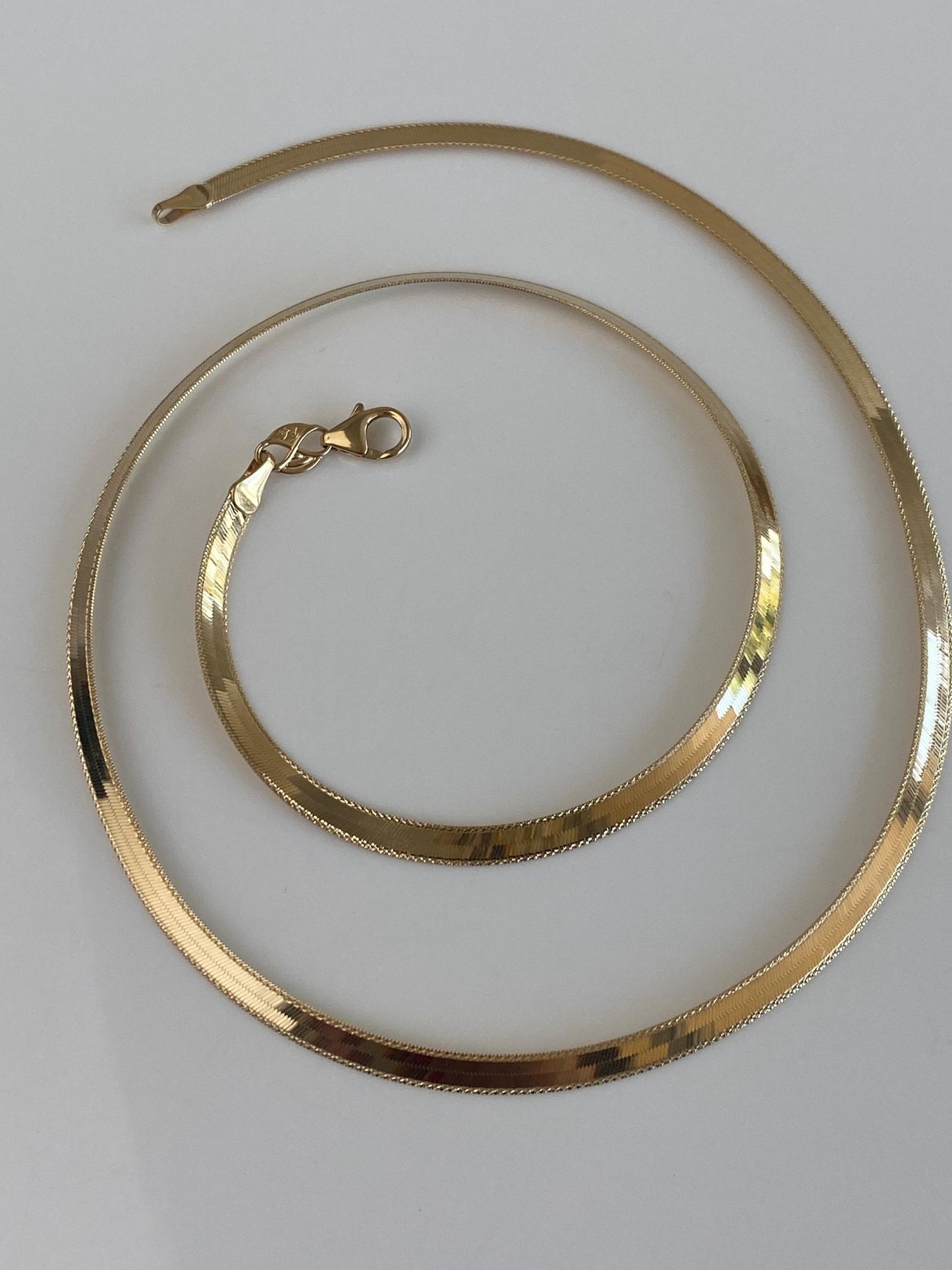 Vintage Solid 14k Yellow Gold Detail Border Herringbone Chain Necklace - 20 inches