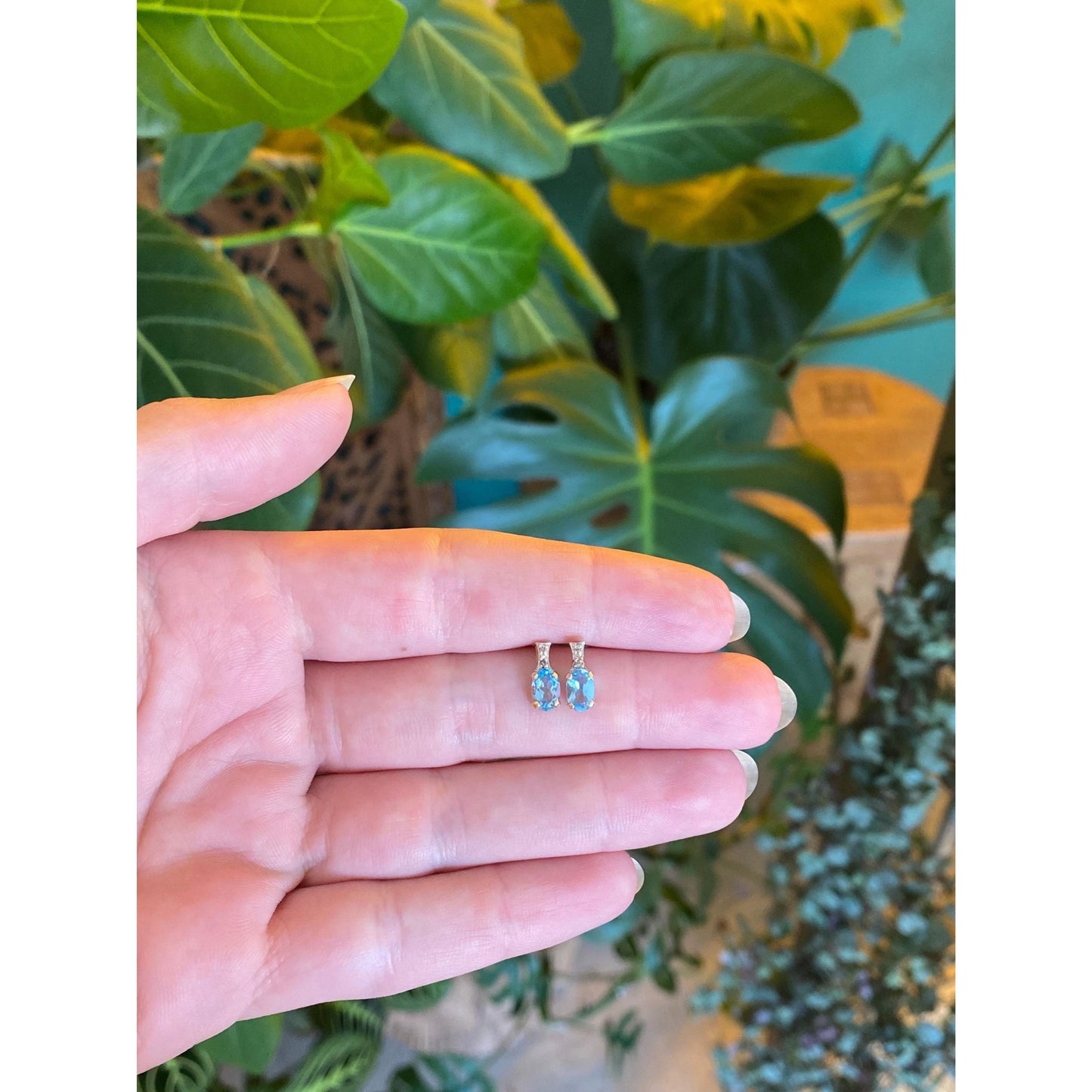 Vintage Solid 14k Yellow Gold Diamond Topaz Stud Earrings