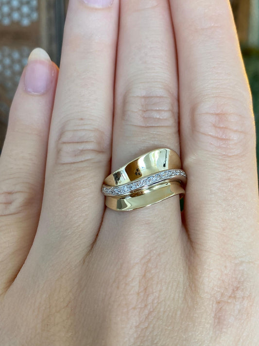 Vintage Solid 14k White & Yellow Gold Diamond Wavy Ring - Size 6.75