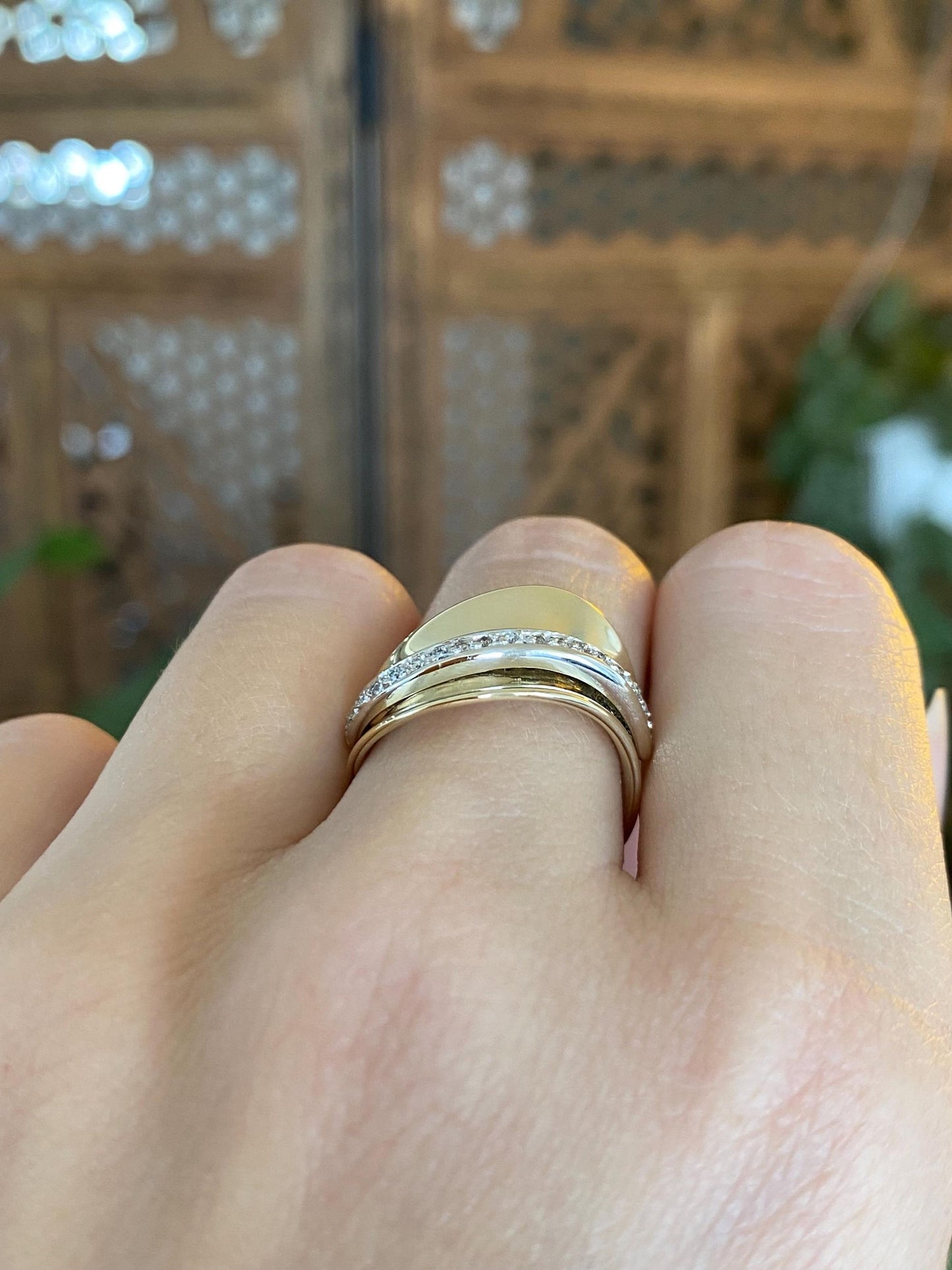 Vintage Solid 14k White & Yellow Gold Diamond Wavy Ring - Size 6.75