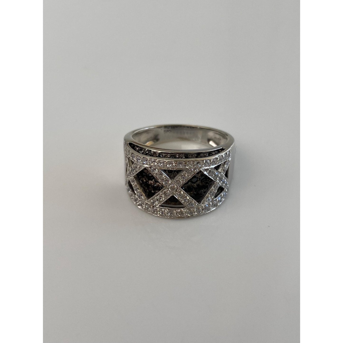 Vintage Solid 14k White Gold Black & Clear Cubic Zirconia Ring Band - Size 10