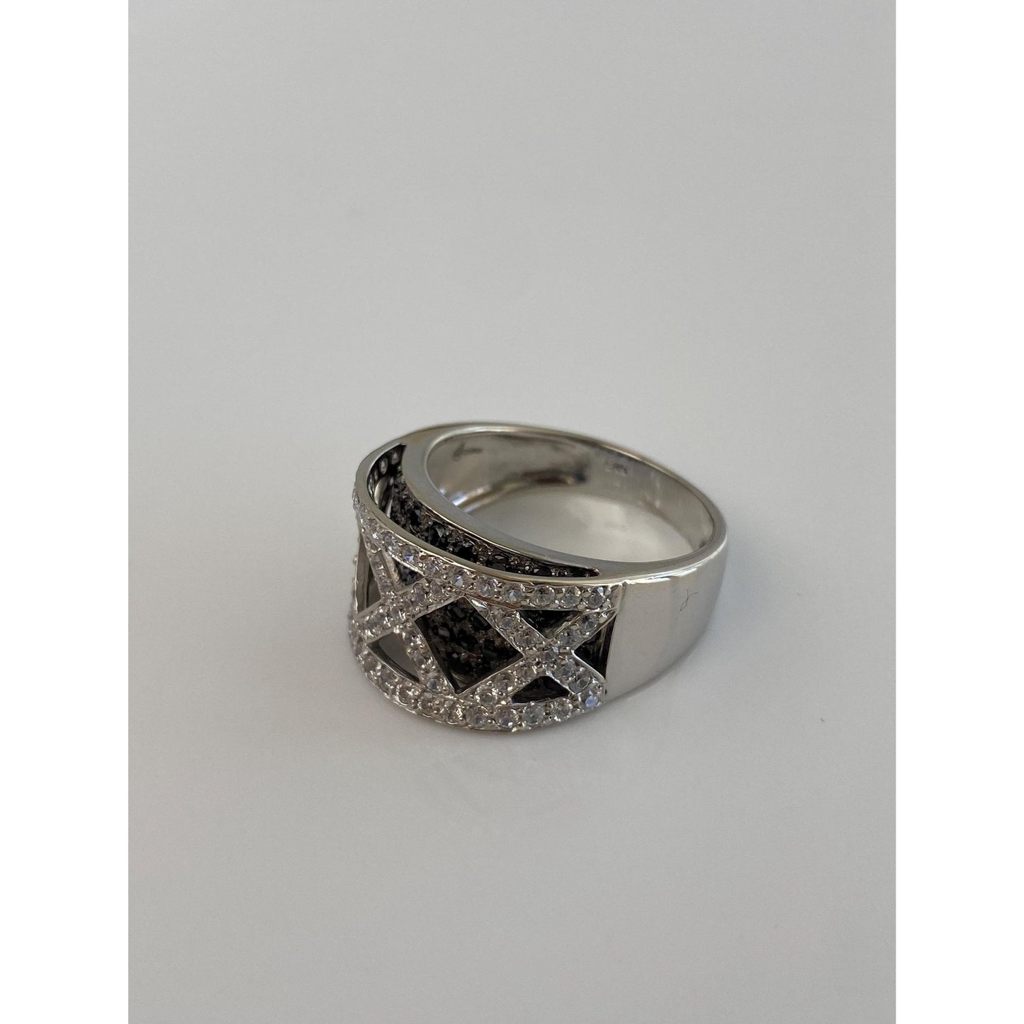 Vintage Solid 14k White Gold Black & Clear Cubic Zirconia Ring Band - Size 10