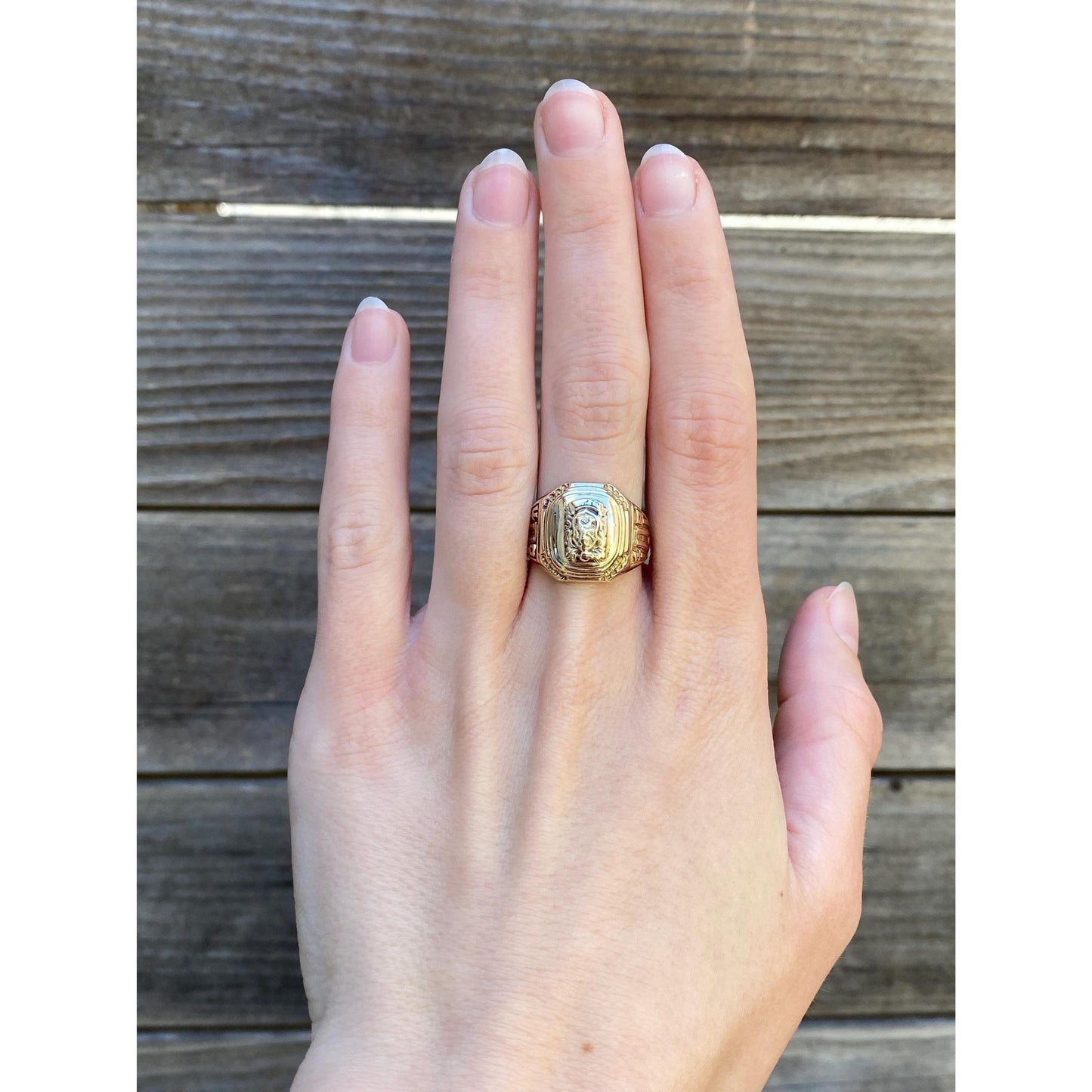 Vintage Solid 10k Yellow Gold Class Ring - Size 7.75