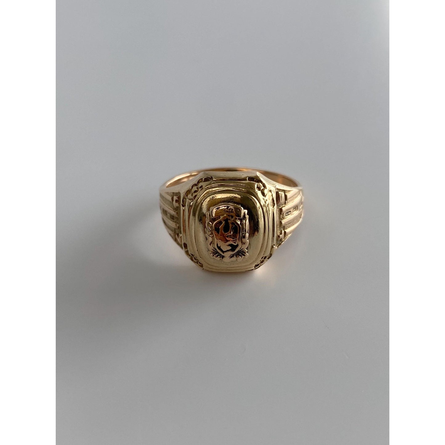 Vintage Solid 10k Yellow Gold Class Ring - Size 7.75