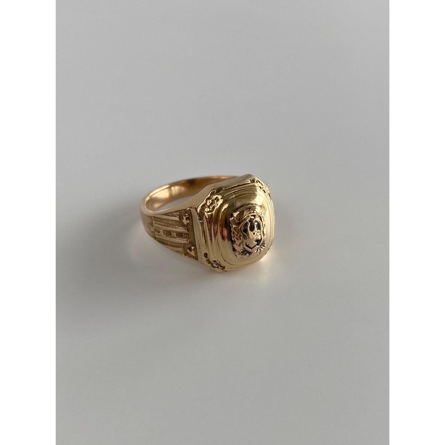 Vintage Solid 10k Yellow Gold Class Ring - Size 7.75