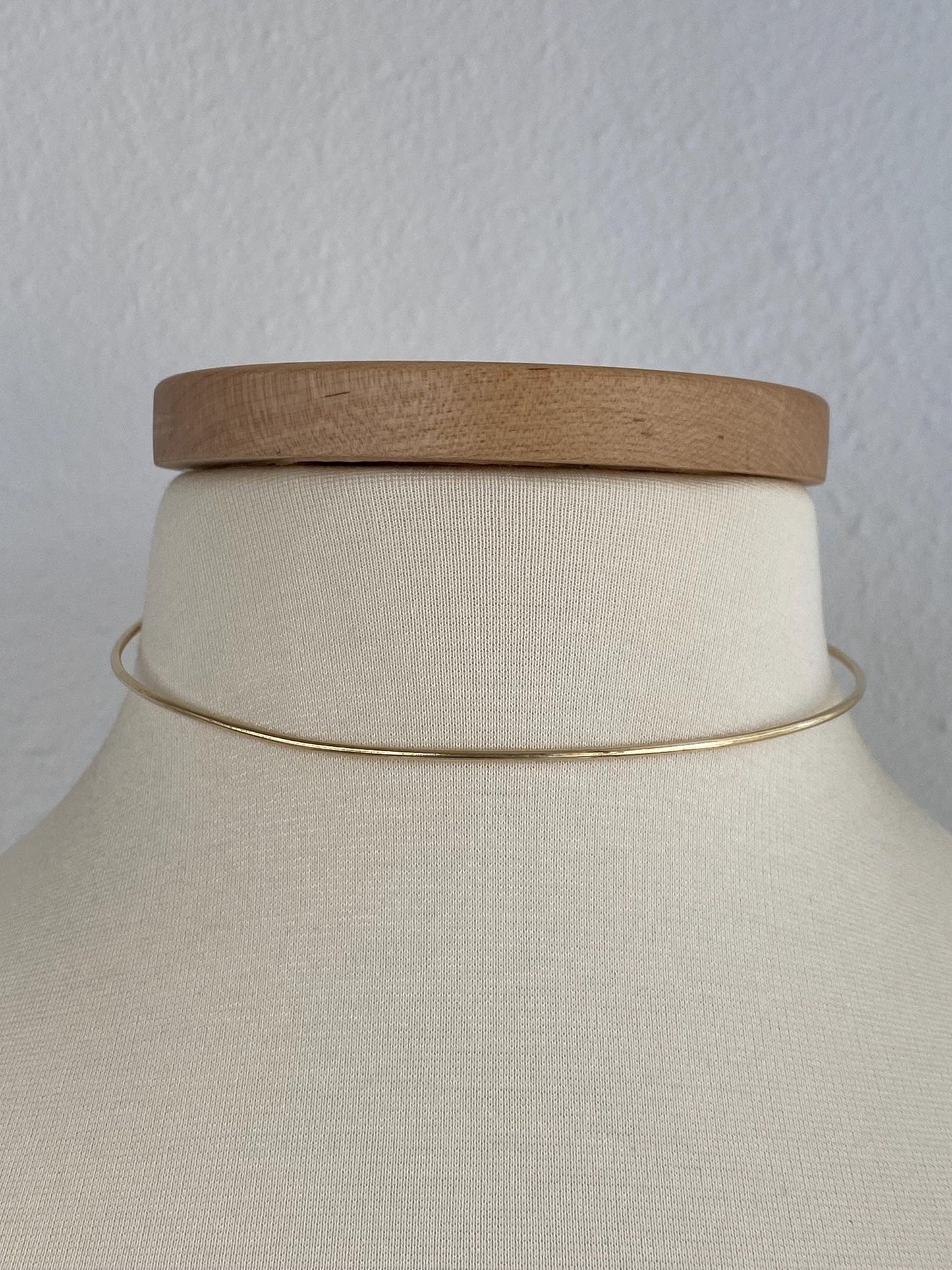 Solid 10k Yellow Gold Wire Collar Necklace - 13 inches