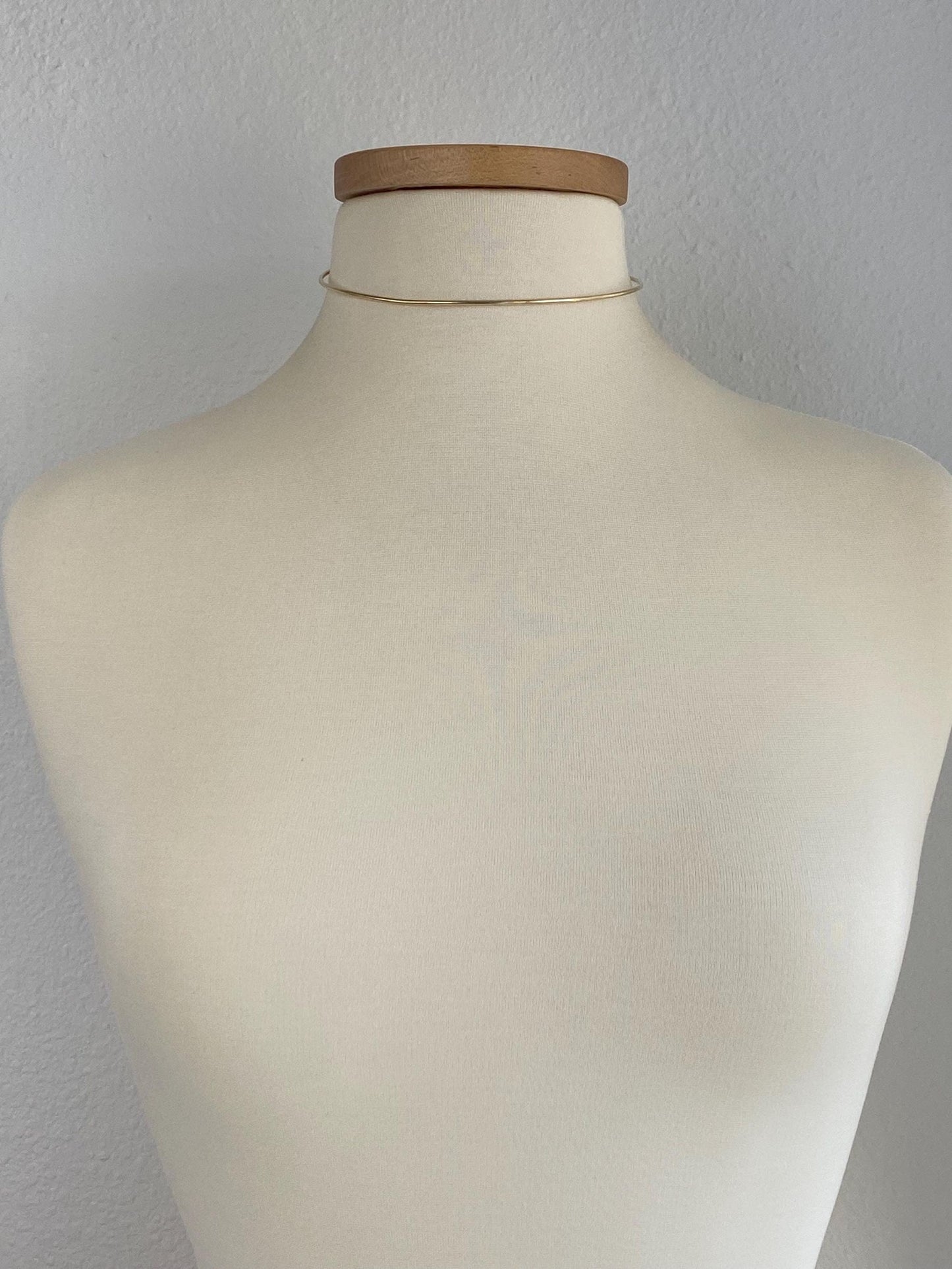 Solid 10k Yellow Gold Wire Collar Necklace - 13 inches